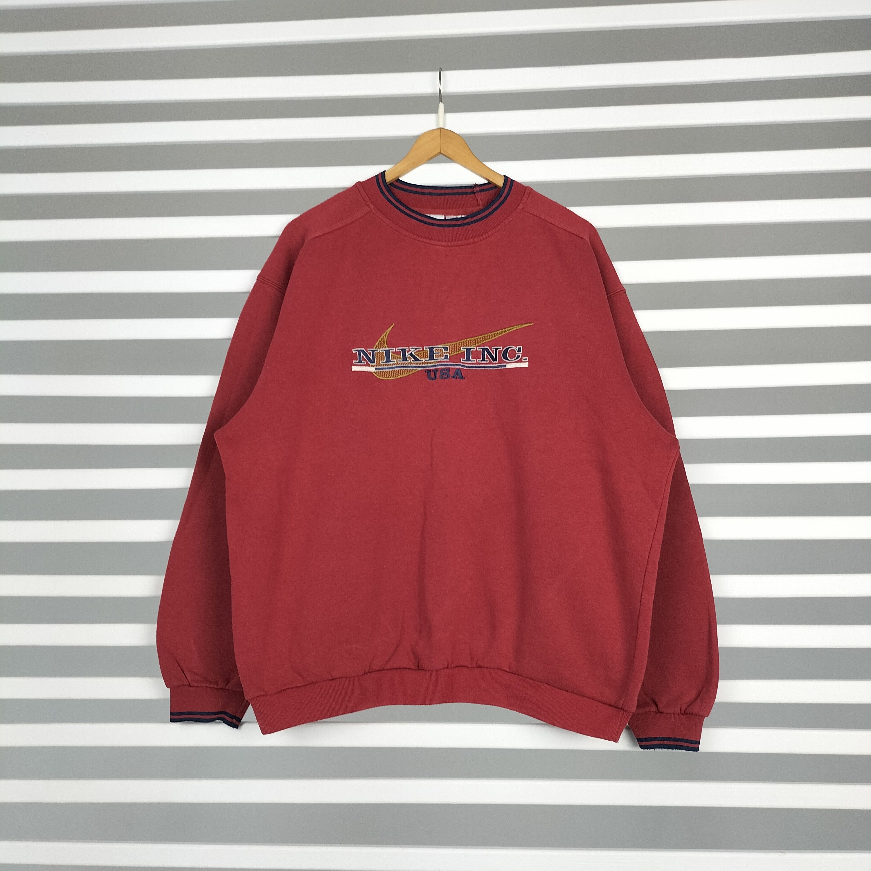 image of Nike Vintage Inc. Usa Embroidered Logo Sweatshirt 90S, Men's (Size Large)