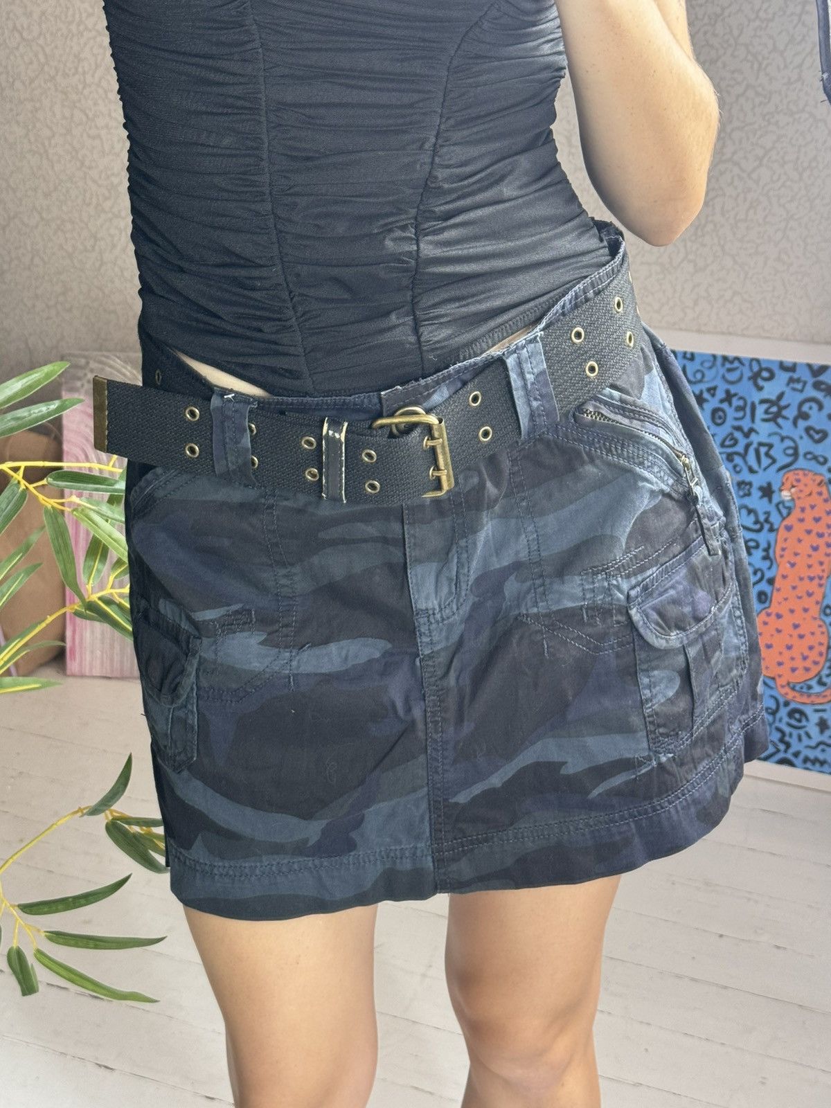 Other VINTAGE CAMOUFLAGE 2000s WITH BELT CARGO MINI SKIRT Size 30" / US 8 / IT 44 - 1 Thumbnail