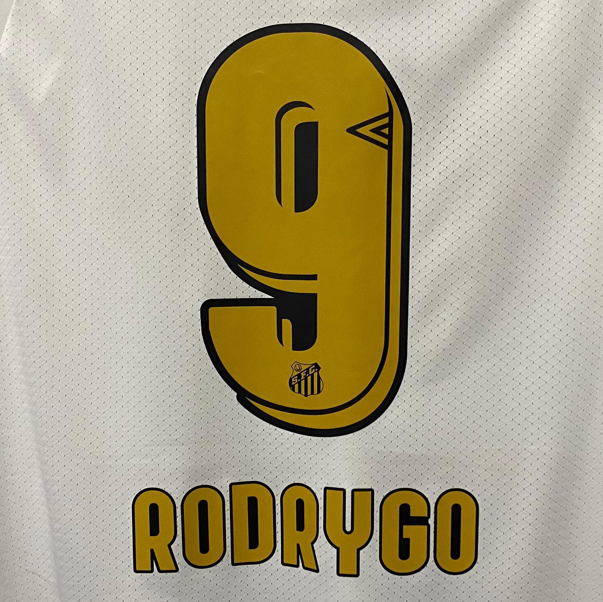 Umbro Santos FC 2018-2019 Home Jersey Rodrygo Goes Size US L / EU 52-54 / 3 - 4 Thumbnail