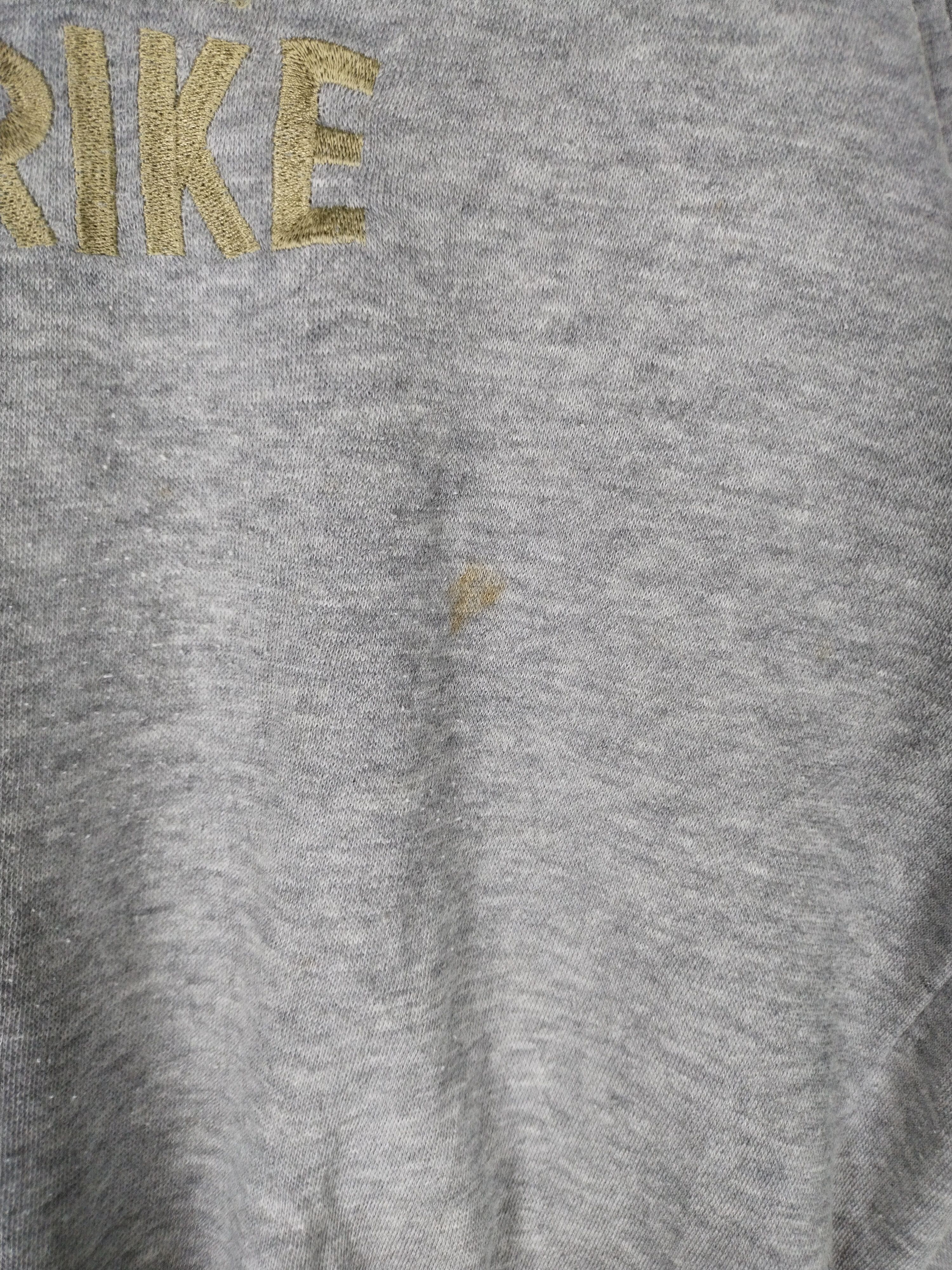 Vintage Vintage Lucky Strike Embroidered Baggy Sweatshirt Size US M / EU 48-50 / 2 - 5 Thumbnail