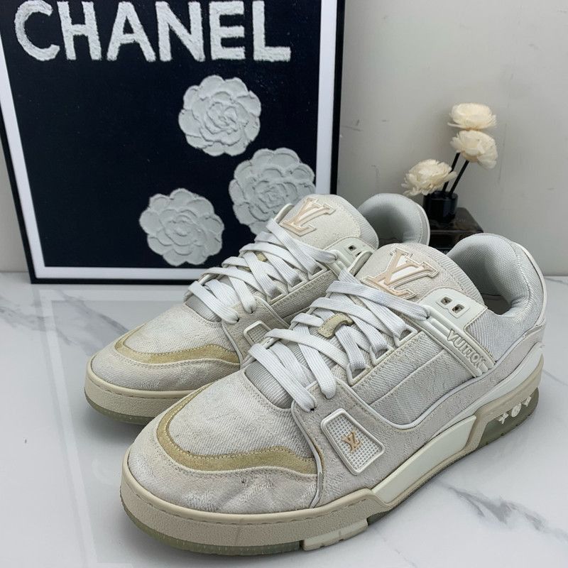 Louis Vuitton Louis Vuitton Classic Trainer Sneakers in White -2508 Size US 8 / EU 41 - 1 Thumbnail