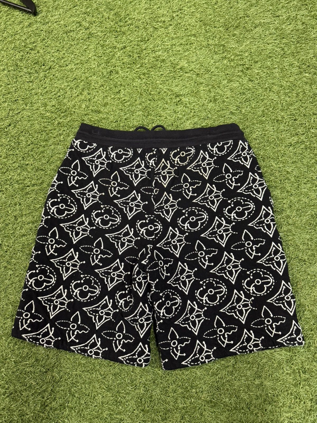 Louis Vuitton Louis Vuitton X NBA Monogram Shorts Size US 32 / EU 48 - 2 Thumbnail