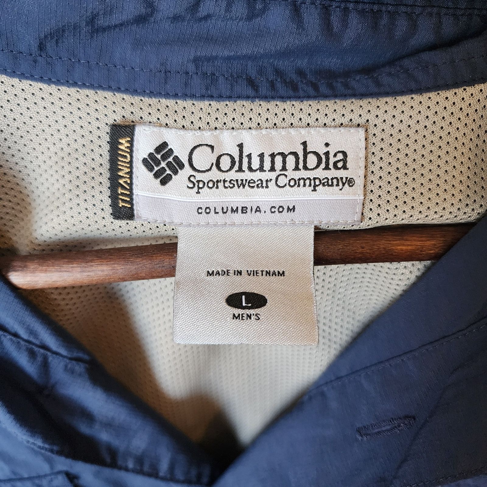 Columbia Columbia Men's Large Blue Hiking Shirt Mesh Collar Size US L / EU 52-54 / 3 - 3 Thumbnail