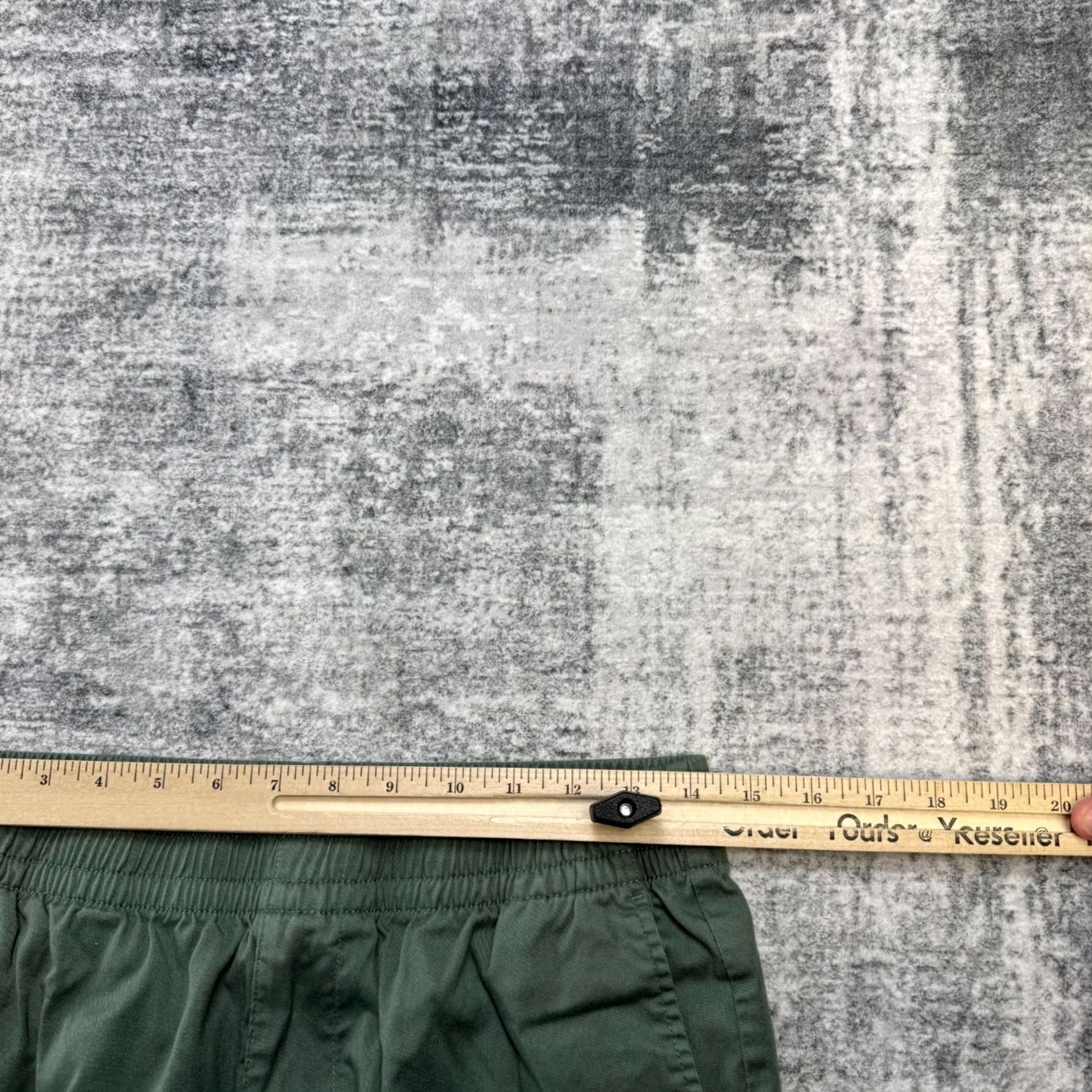 Uniqlo Uniqlo Dry Stretch Easy Shorts Mens M Green Elastic Waist Twill Casual 28x7 Athletic Chino Front Flat Pocket Slash Inseam 7in Size US 31 - 6 Thumbnail