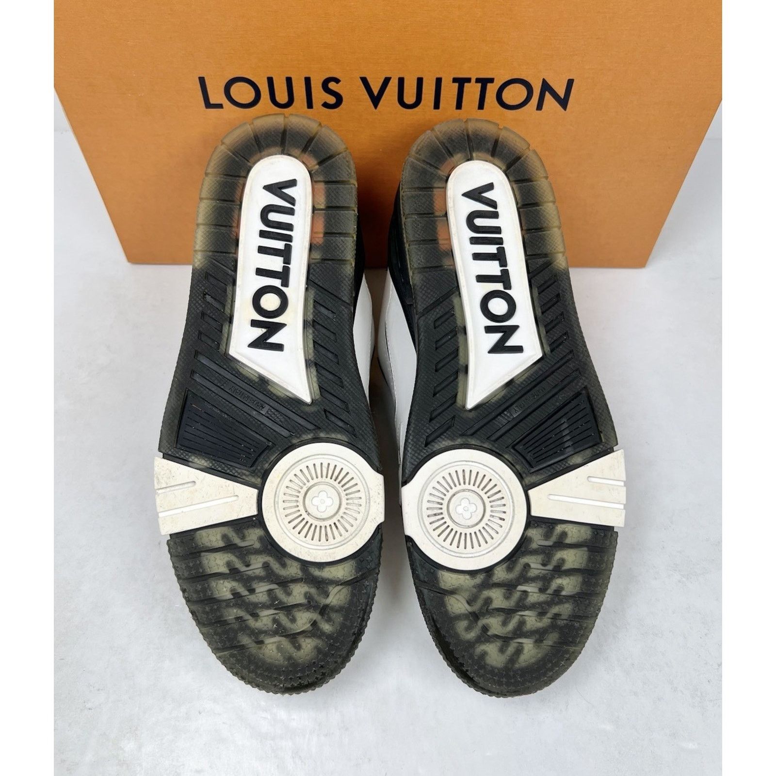 Louis Vuitton Size 6.5LV/7.5US - Louis Vuitton Trainer White Size US 7.5 / EU 40-41 - 7 Thumbnail