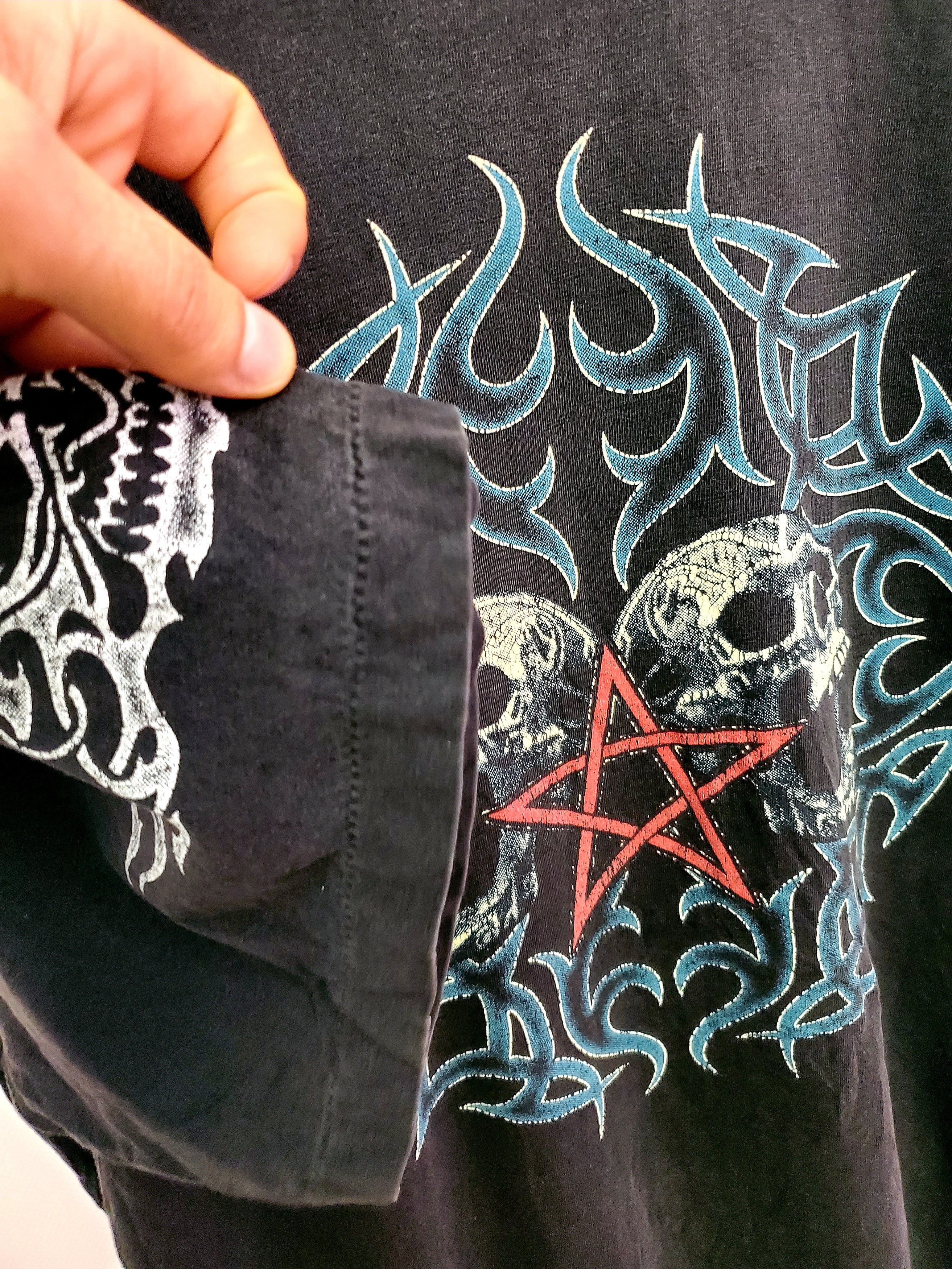Band Tees × Vintage Vintage 90s Skull and Bones v2k Tshirt size Xl Size US XL / EU 56 / 4 - 4 Thumbnail