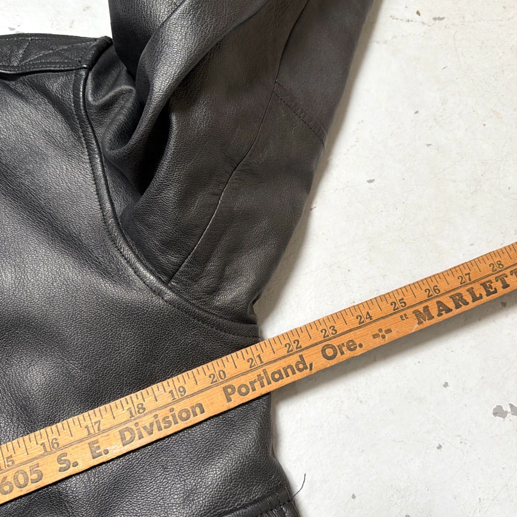 Vintage VINTAGE L.L. Bean Goatskin Leather A2 Flight Military Style Biker Jacket M Mens Dark EUC Size US M / EU 48-50 / 2 - 6 Thumbnail