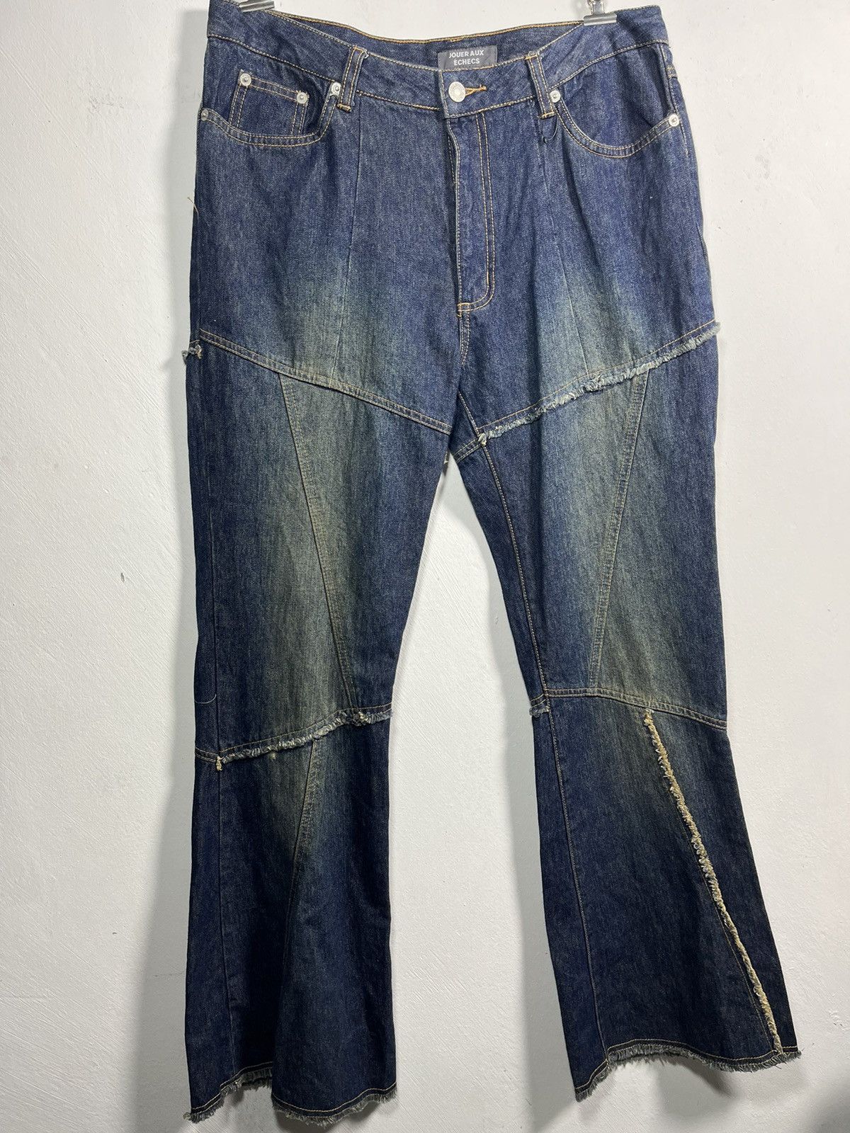 Japanese Brand Jeans Flare Y2K DESIGN JOUER AUX ÉCHECS Size 33" - 2 Thumbnail