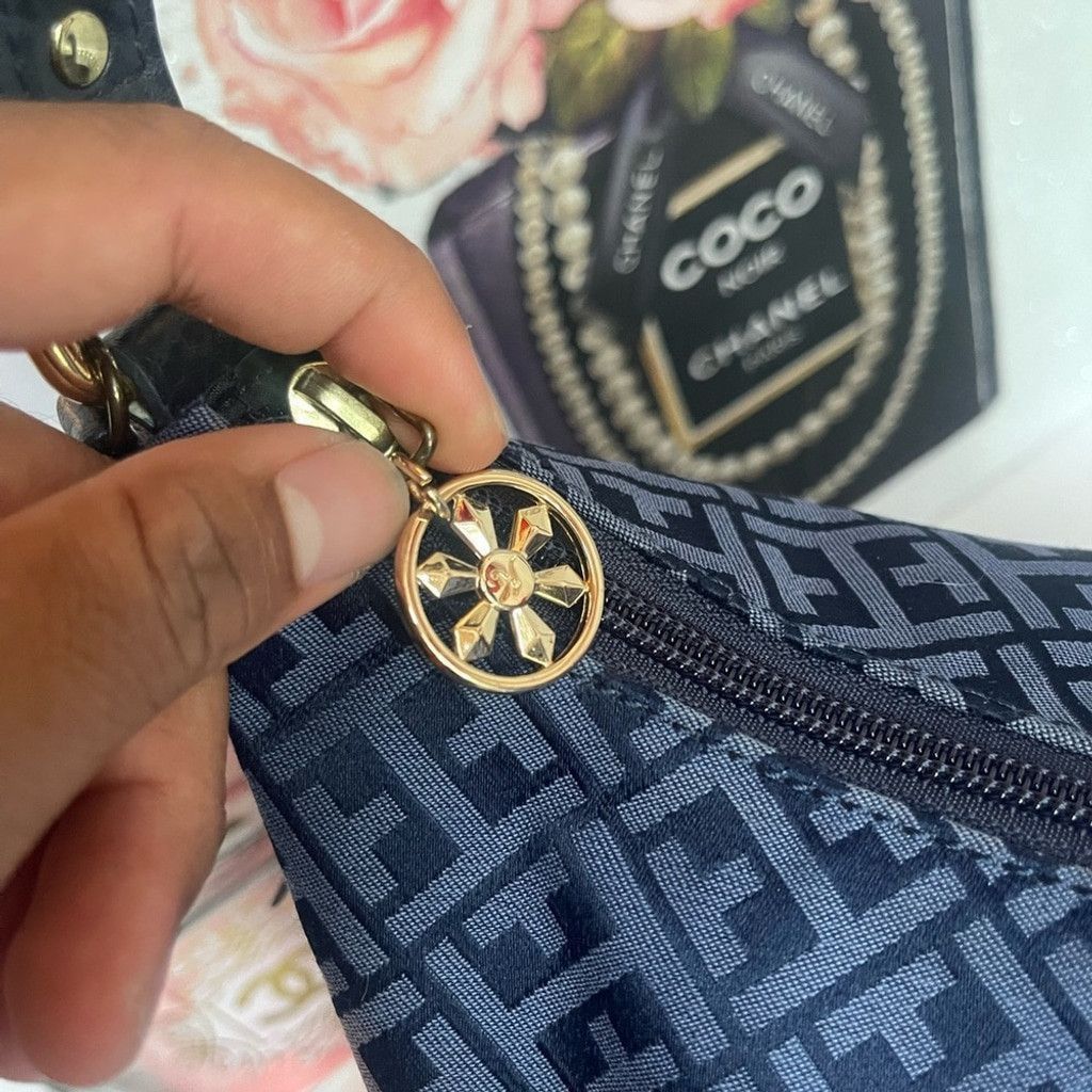 Tommy Hilfiger Tommy Hilfiger Blue Hand Bag Size ONE SIZE - 7 Thumbnail
