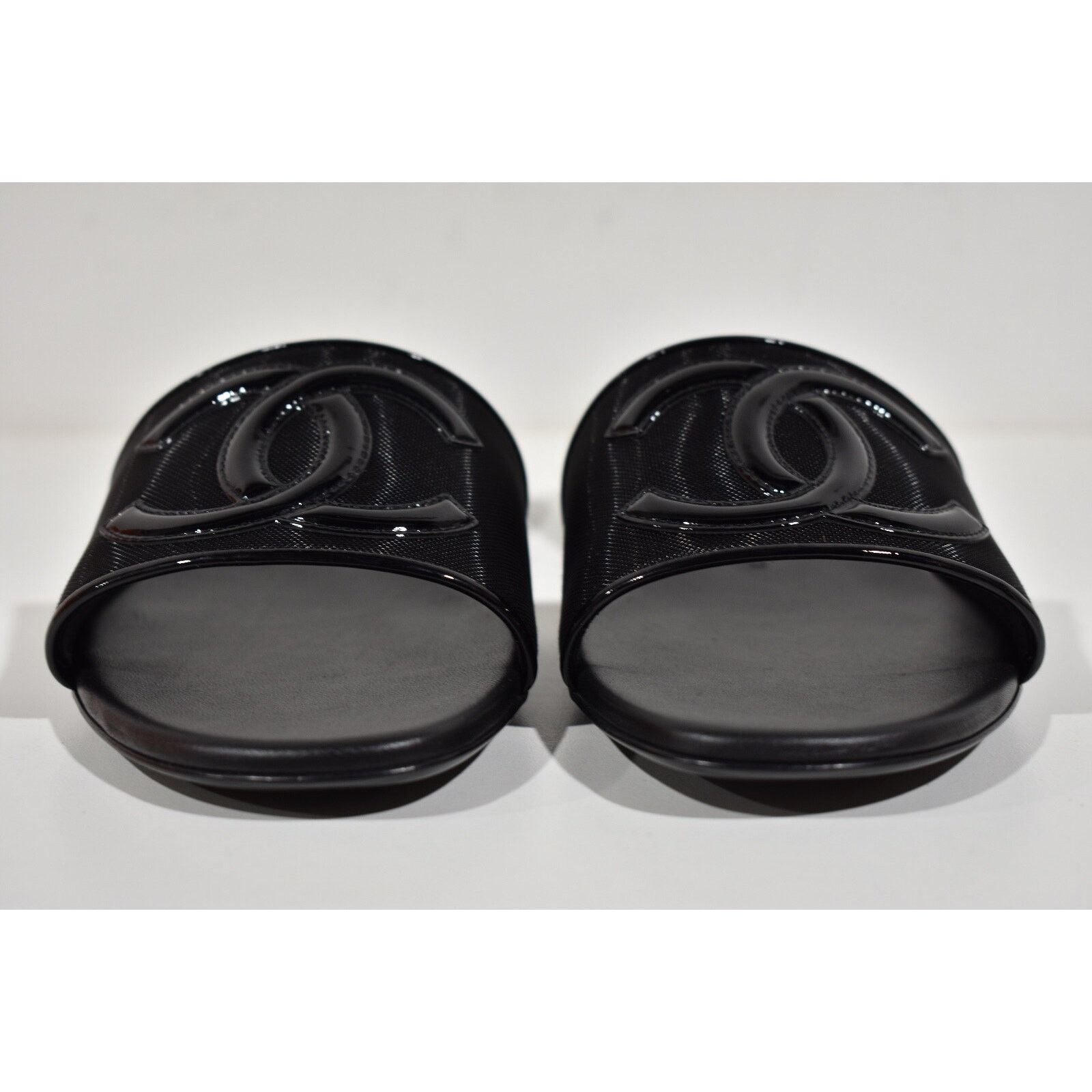 Chanel Chanel 23P Black Mesh Patent Leather CC Logo Slide Sandal Size US 8 / IT 38 - 7 Thumbnail