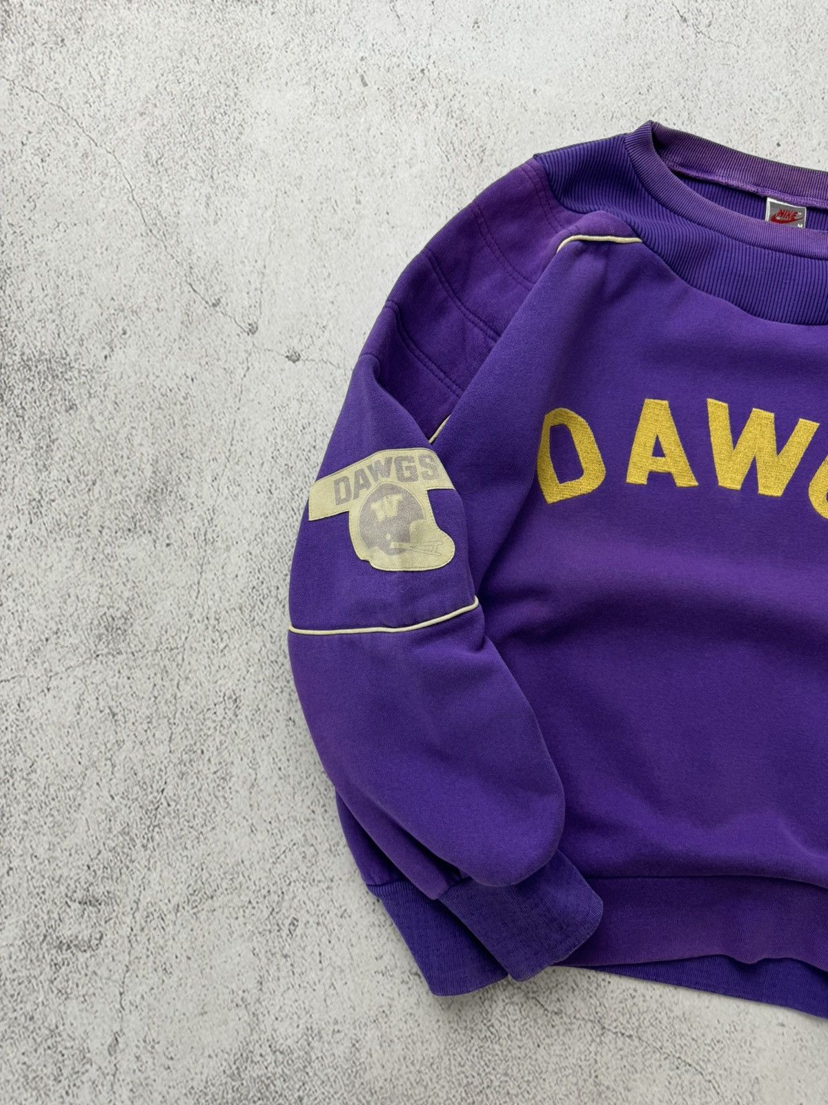 Vintage Nike Vintage Dawgs Washington Sweatshirt Size US M / EU 48-50 / 2 - 7 Thumbnail