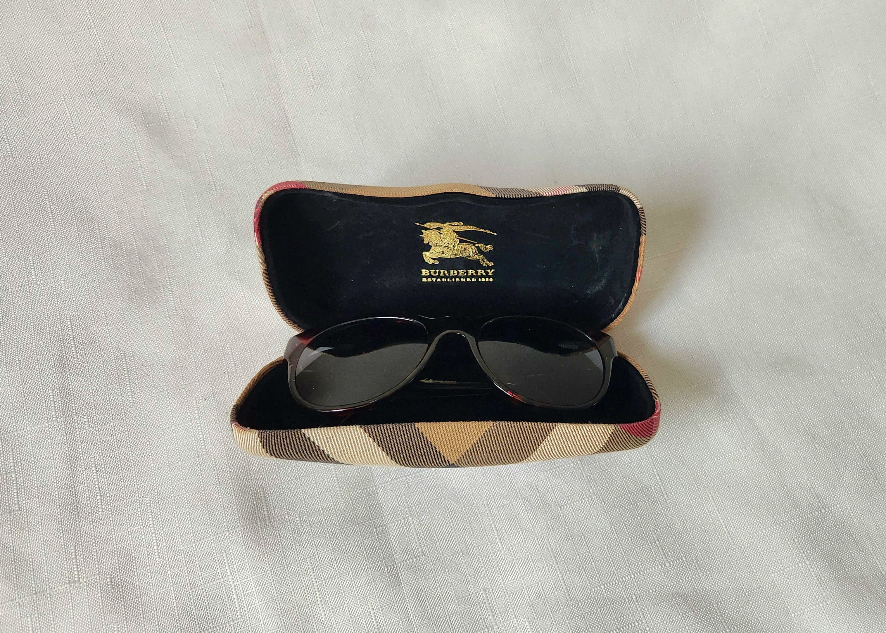 Burberry Burberry B4132 Sunglasses *Frames Only* 3349/73 53-18 140 3n Size ONE SIZE - 2 Thumbnail