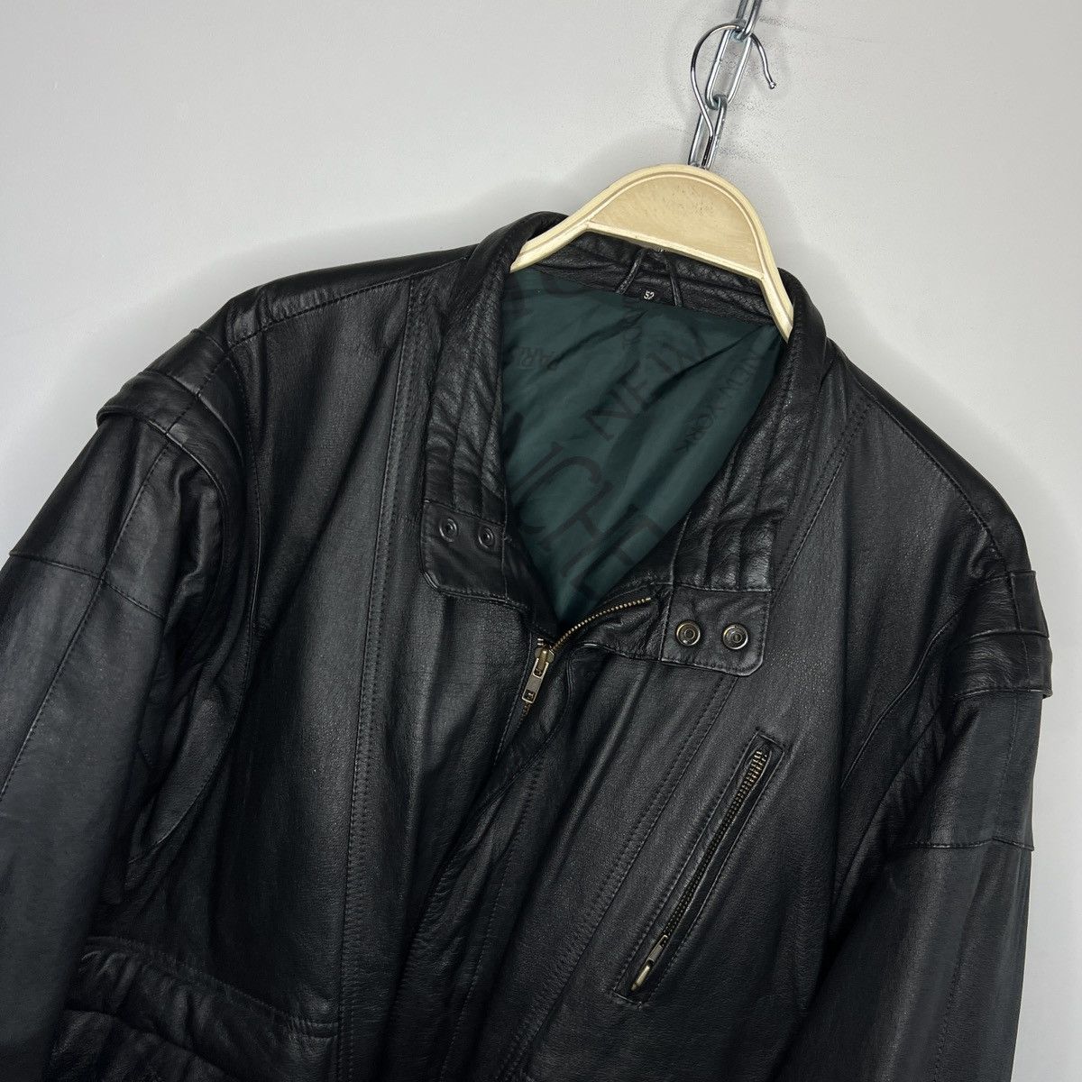 Leather × Vintage Vintage Black Leather Motor Biker Jacket Trucker Genuine Size US L / EU 52-54 / 3 - 6 Thumbnail