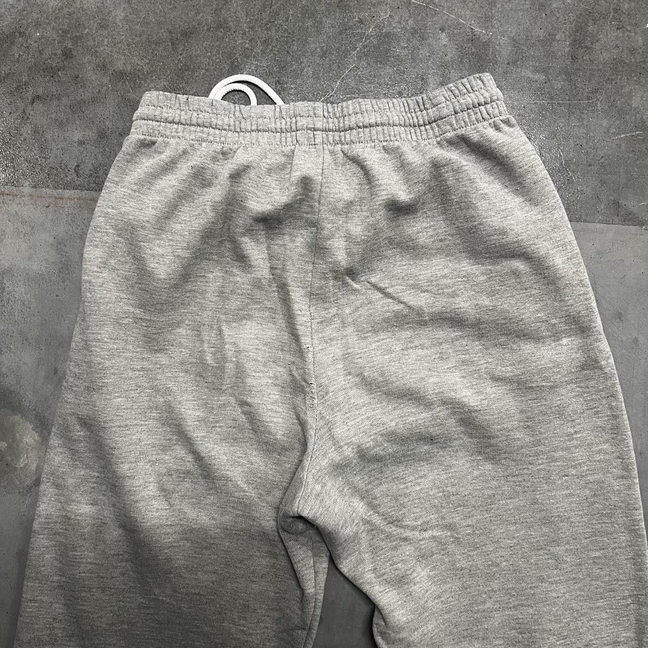 Vintage Crazy Vintage Y2K/2000s Grey Loungewear Essential Sweatpants with adjustable waistband and pockets! Size US 30 / EU 46 - 6 Thumbnail