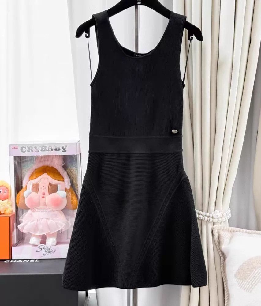 Chanel Chanel Women's 799168 Dress Size XS / US 0-2 / IT 36-38 - 1 Thumbnail