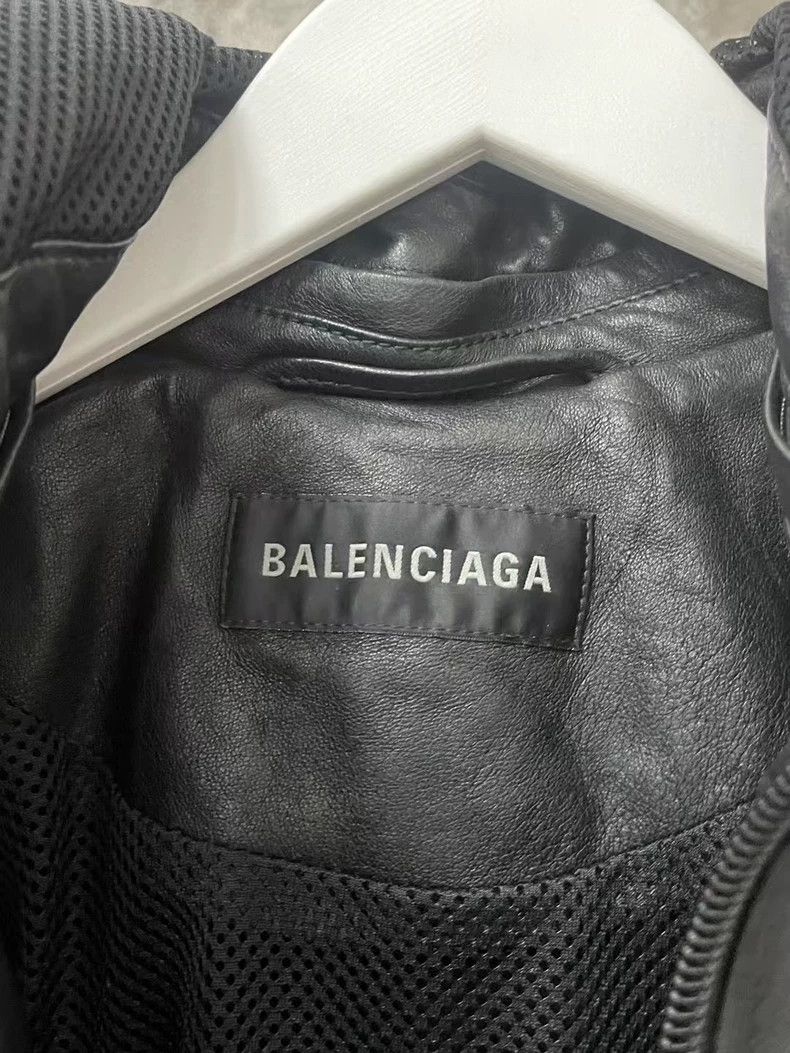 Balenciaga Balenciaga Embroidered Logo Leather Jacket Size US S / EU 44-46 / 1 - 6 Thumbnail