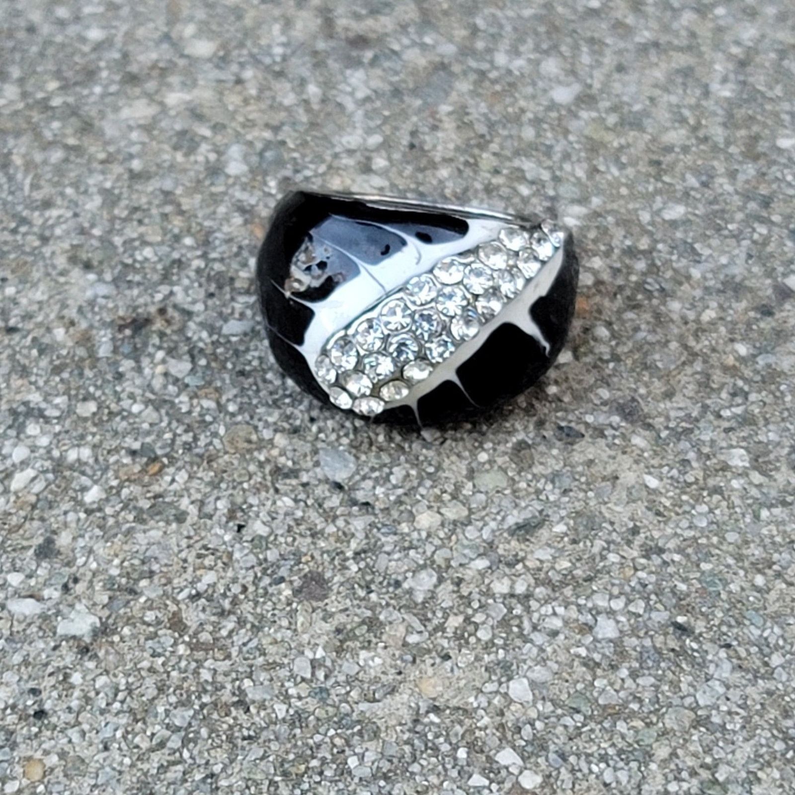 The Unbranded Brand Silver Tone Black Enamel Art Deco Rhinestone Ring Size ONE SIZE - 2 Thumbnail