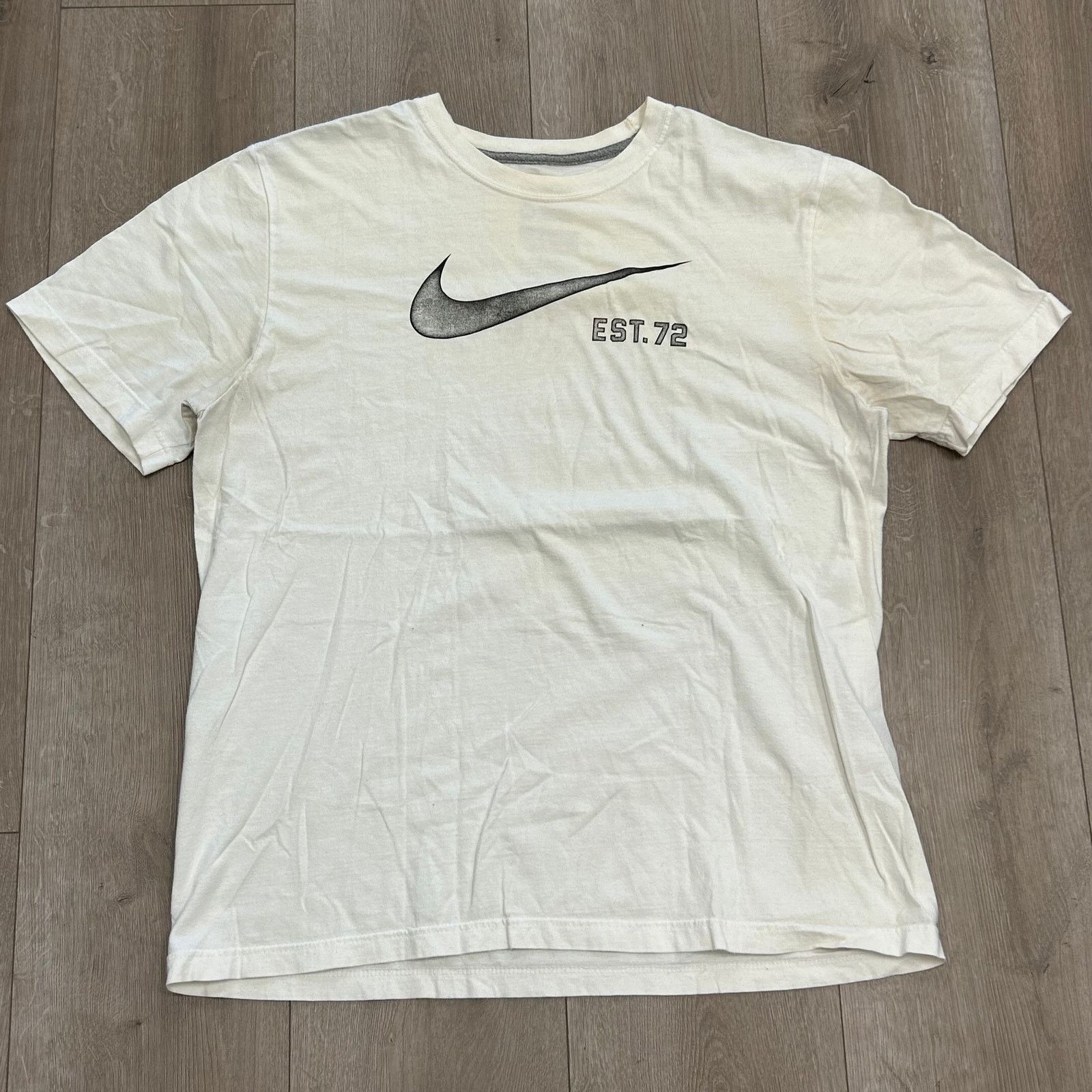 Nike Nike Est.72 White Tee T Shirt size XL Regular Fit B22 Size US XL / EU 56 / 4 - 1 Thumbnail