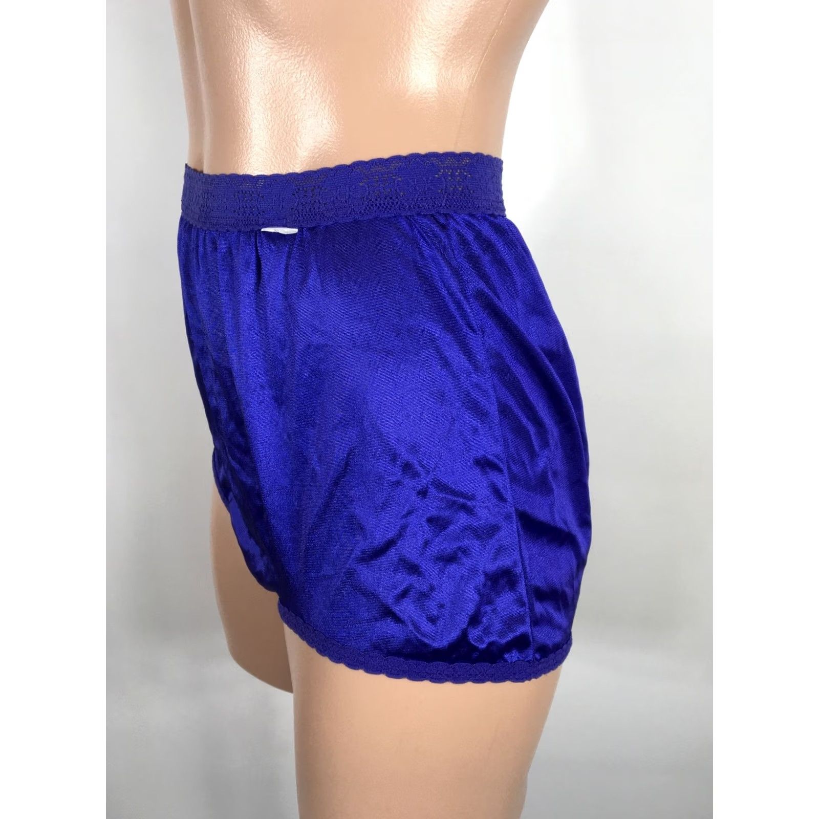 Vintage VTG 1980s Mushroom Gusset Granny Nylon Panties Lace Sheer Royal Purple 7 NEW Lovepops Womens Rockabilly Panties Size 28" / US 6 / IT 42 - 3 Thumbnail