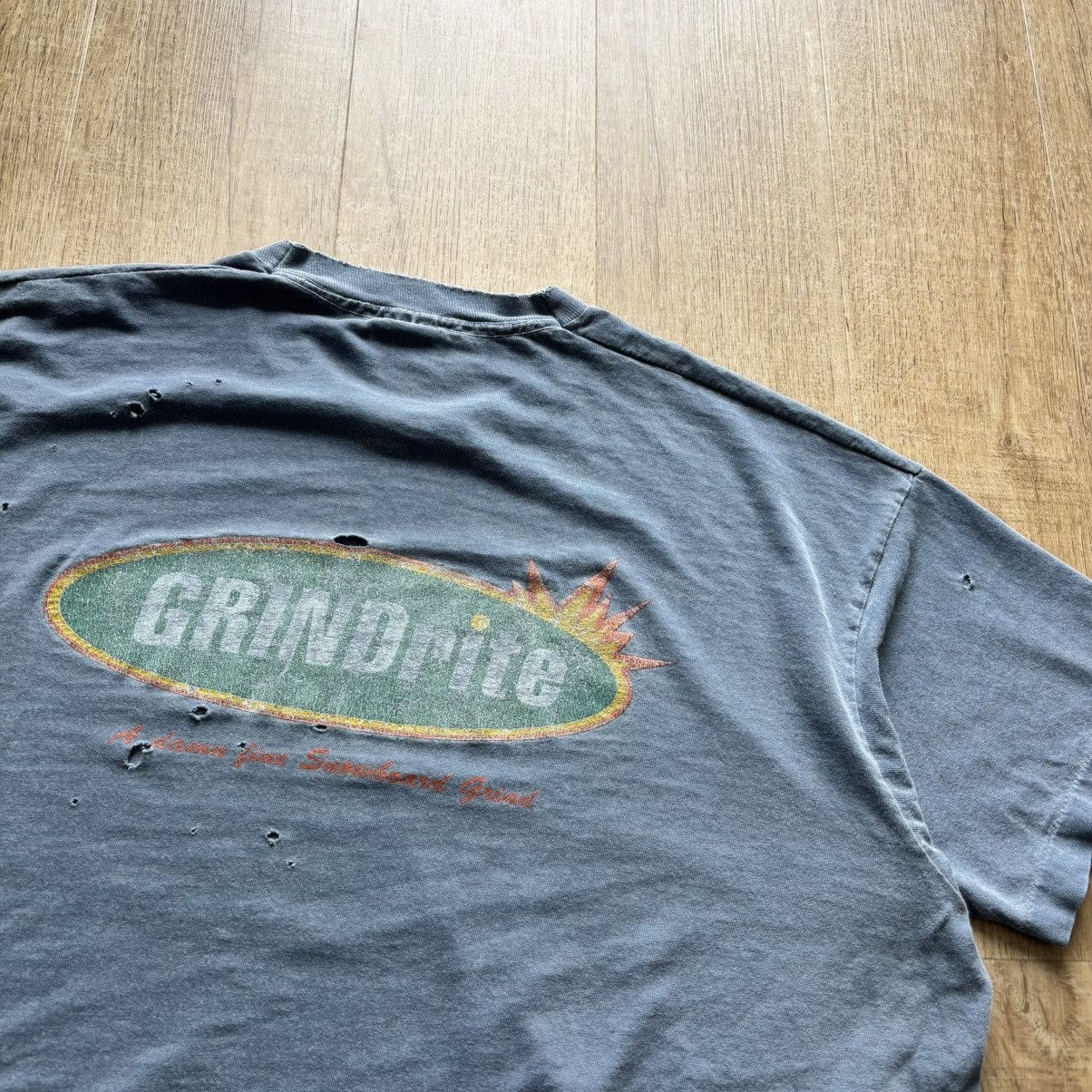 Vintage Vintage Thin Distressed Snowboard Grindrite Tee Size US XXL / EU 58 / 5 - 3 Thumbnail