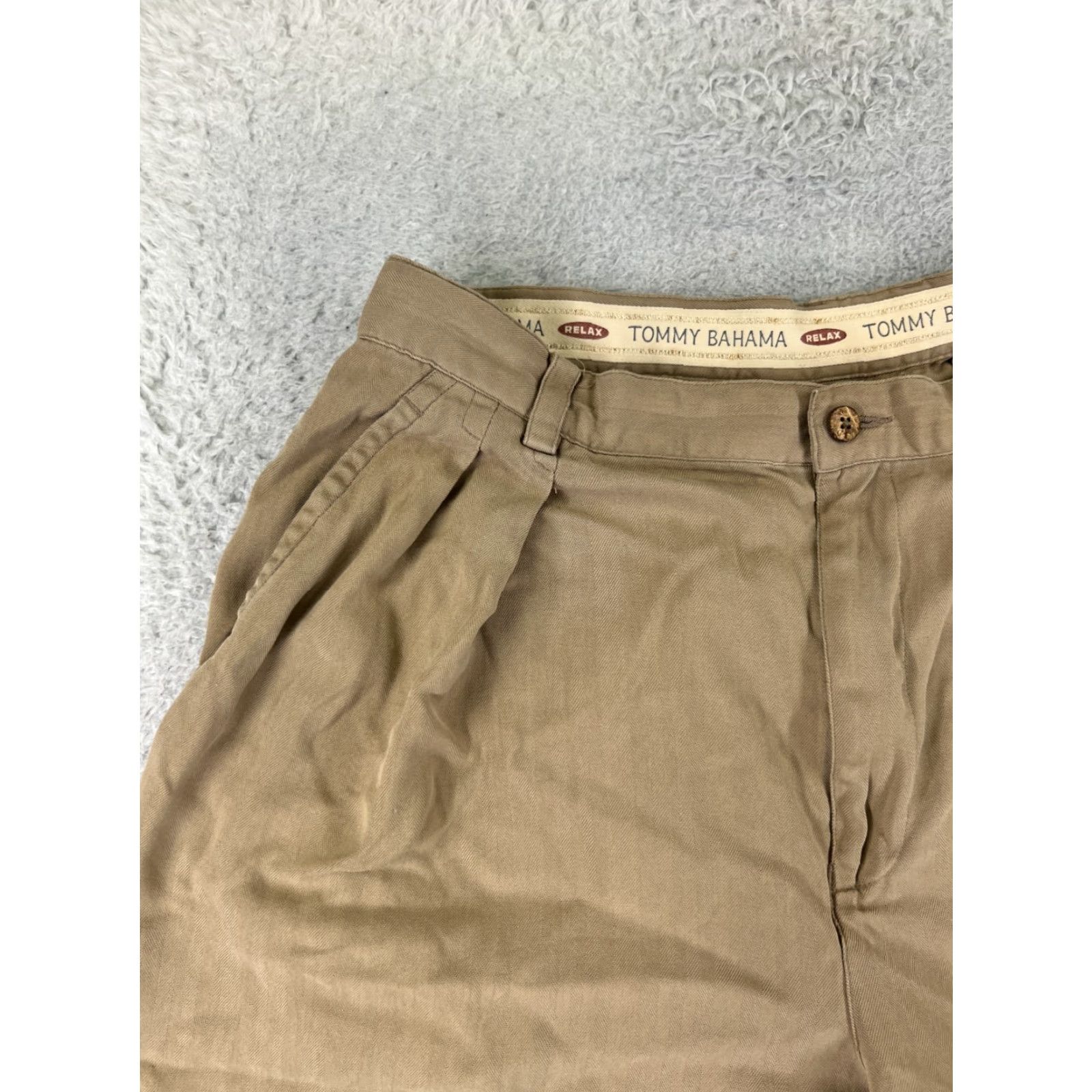 Tommy Bahama Tommy Bahama Bermuda Shorts Men 34 Beige Silk Herringbone Pleated 9 Inseam Zip Pocket Pockets Travel Aloha Beach Designer Mens Size US 34 / EU 50 - 4 Thumbnail