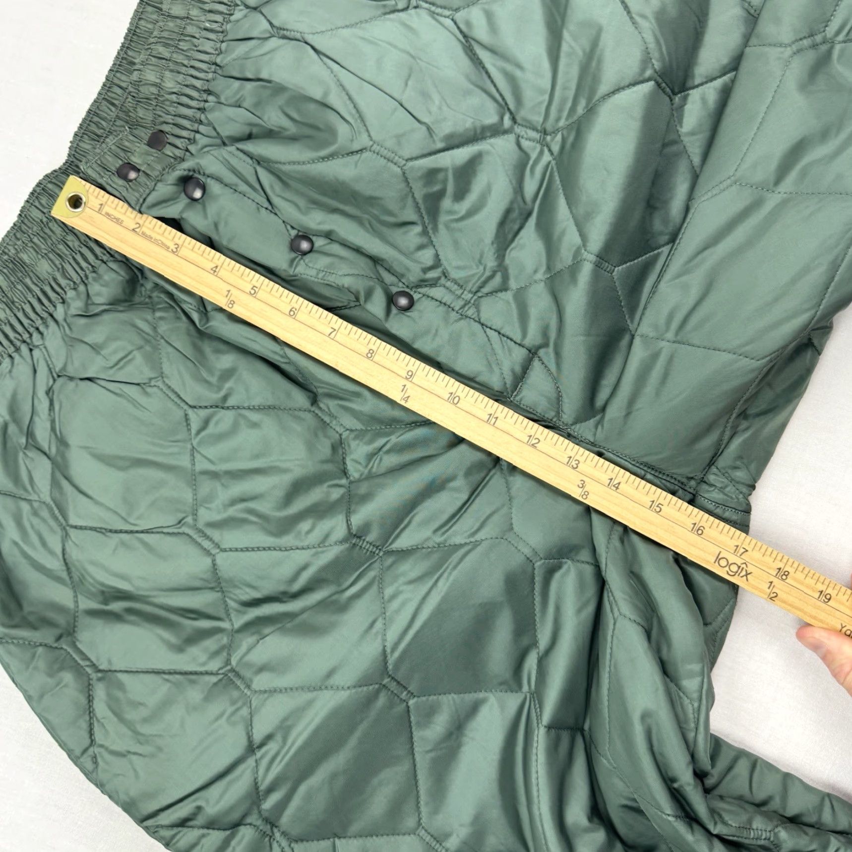 Vintage VINTAGE Army Quilted Pants - 1960s USA Military Snap Closure - Adult Large - Green Chino Style Trousers, Relaxed Fit, 30in Inseam, Workwear Mens Size US 33 - 6 Thumbnail