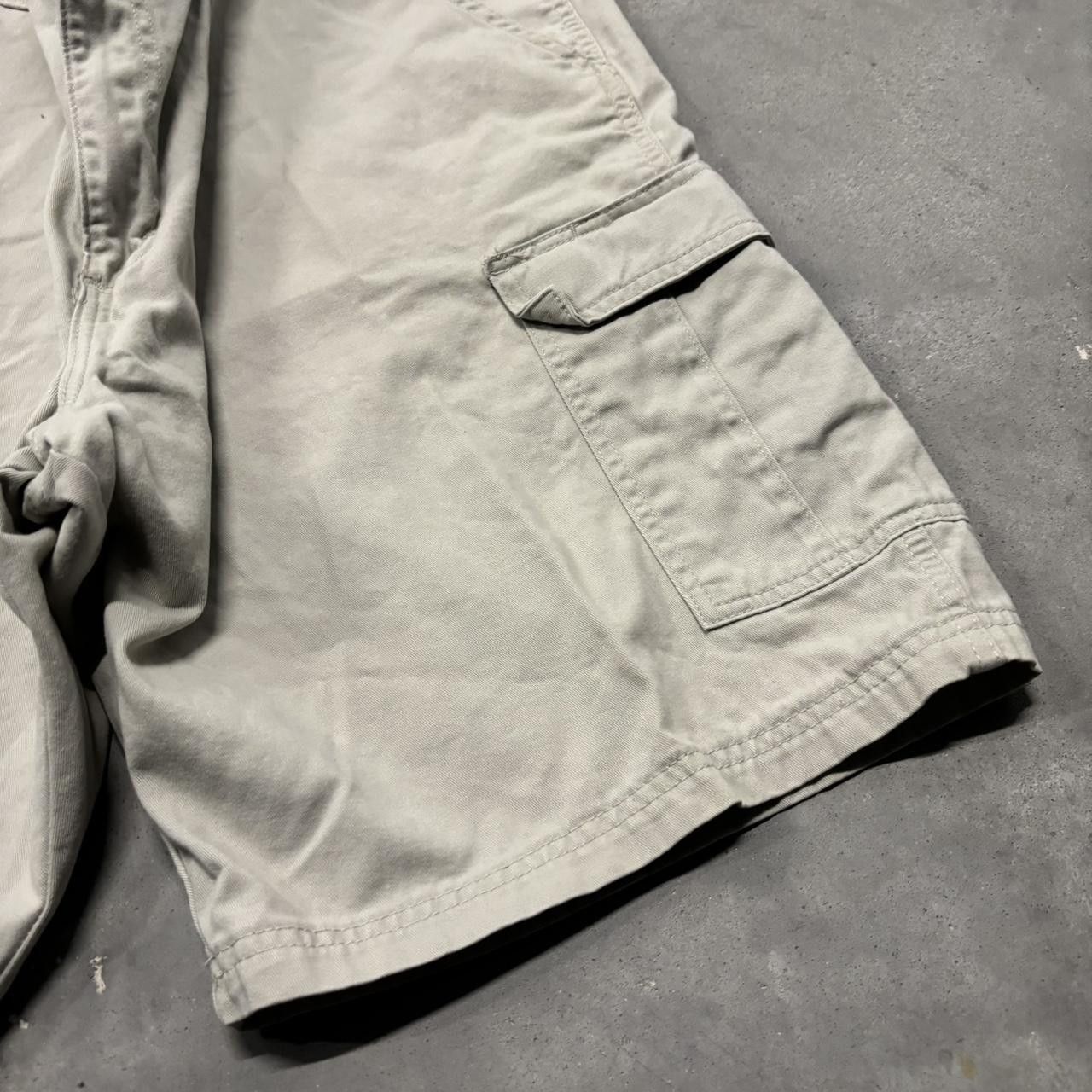 Japanese Brand × Vintage Crazy Vintage Y2K/2000s Baggy White Streetwear Skater Cargo Shorts! Size US 38 / EU 54 - 4 Thumbnail