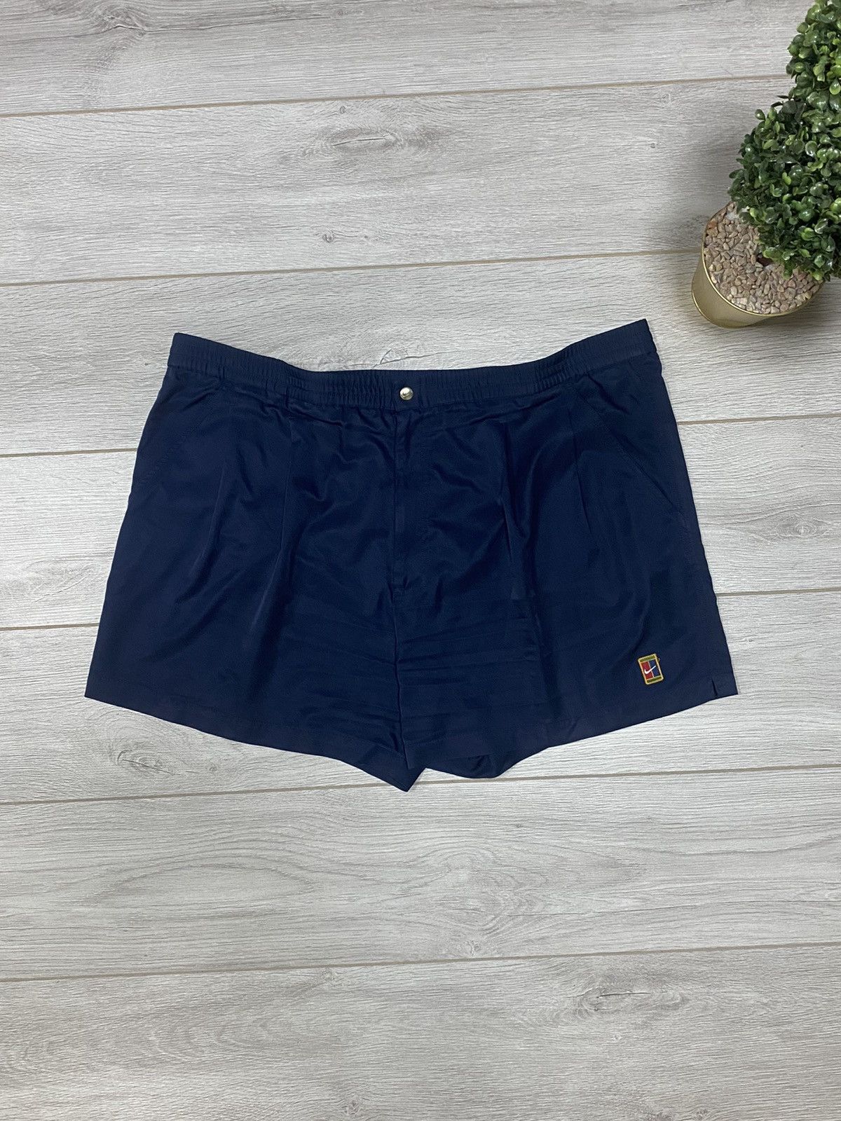 Nike Nike 1990 court vintage small logo tennis shorts Size US 38 / EU 54 - 1 Thumbnail