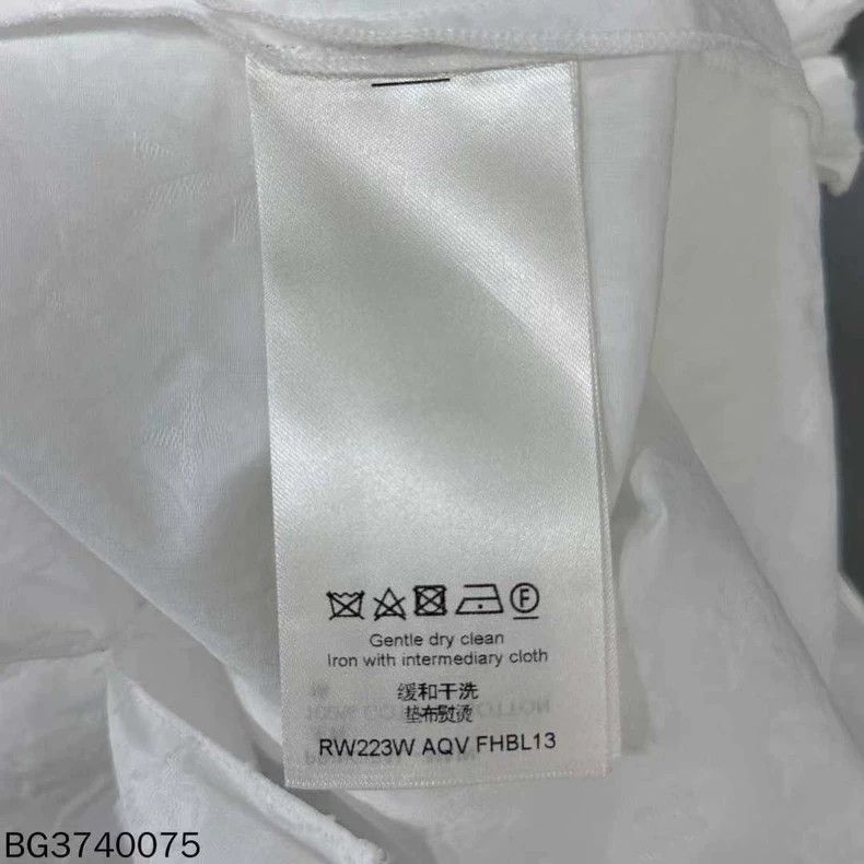 Louis Vuitton Louis Vuitton presbyopic embossed logo short sleeves Size XS / US 0-2 / IT 36-38 - 4 Thumbnail
