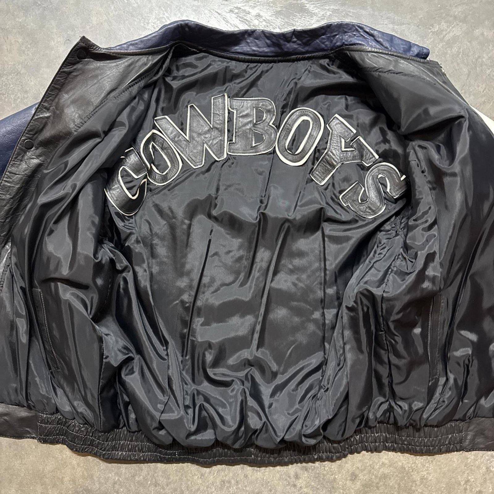 Vintage Vintage Dallas Cowboys Taz Tasmanian Devil Leather Jacket Size US M / EU 48-50 / 2 - 6 Thumbnail