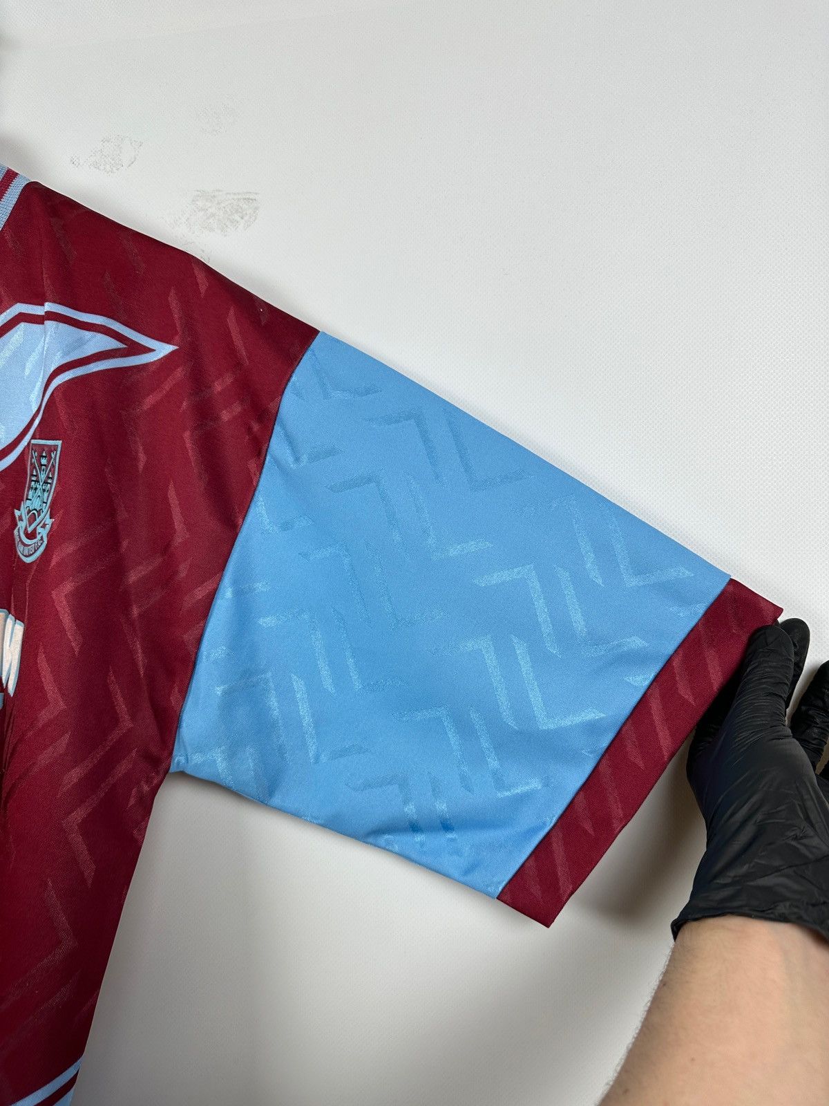 PONY 1993/1995 Vintage West Ham United Pony Home Soccer Jersey Size US M / EU 48-50 / 2 - 10 Thumbnail