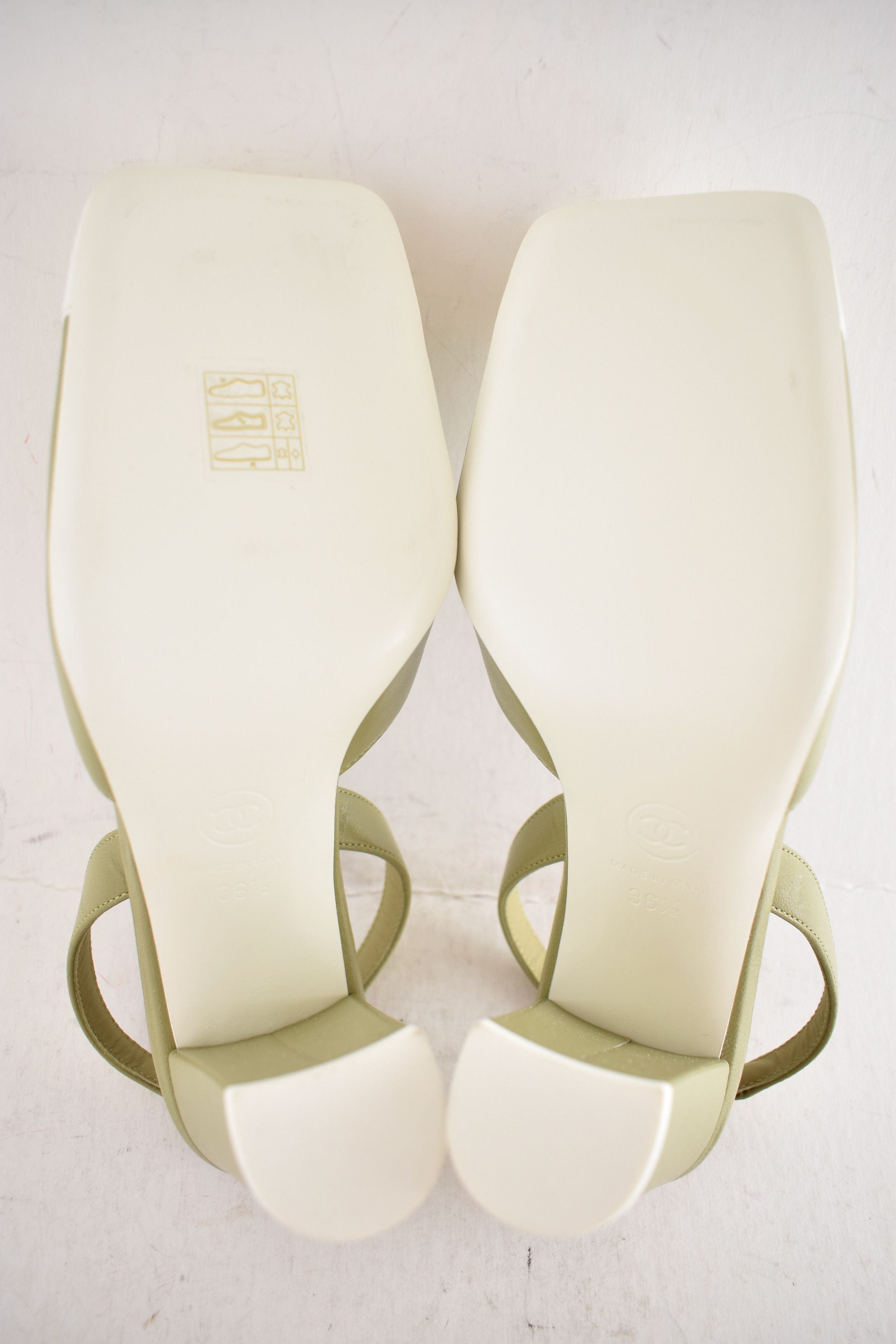 Chanel 26S Blazy Khaki Ivory Square Slingback Block Heel Pump 36.5 Size US 6.5 / IT 36.5 - 16 Thumbnail