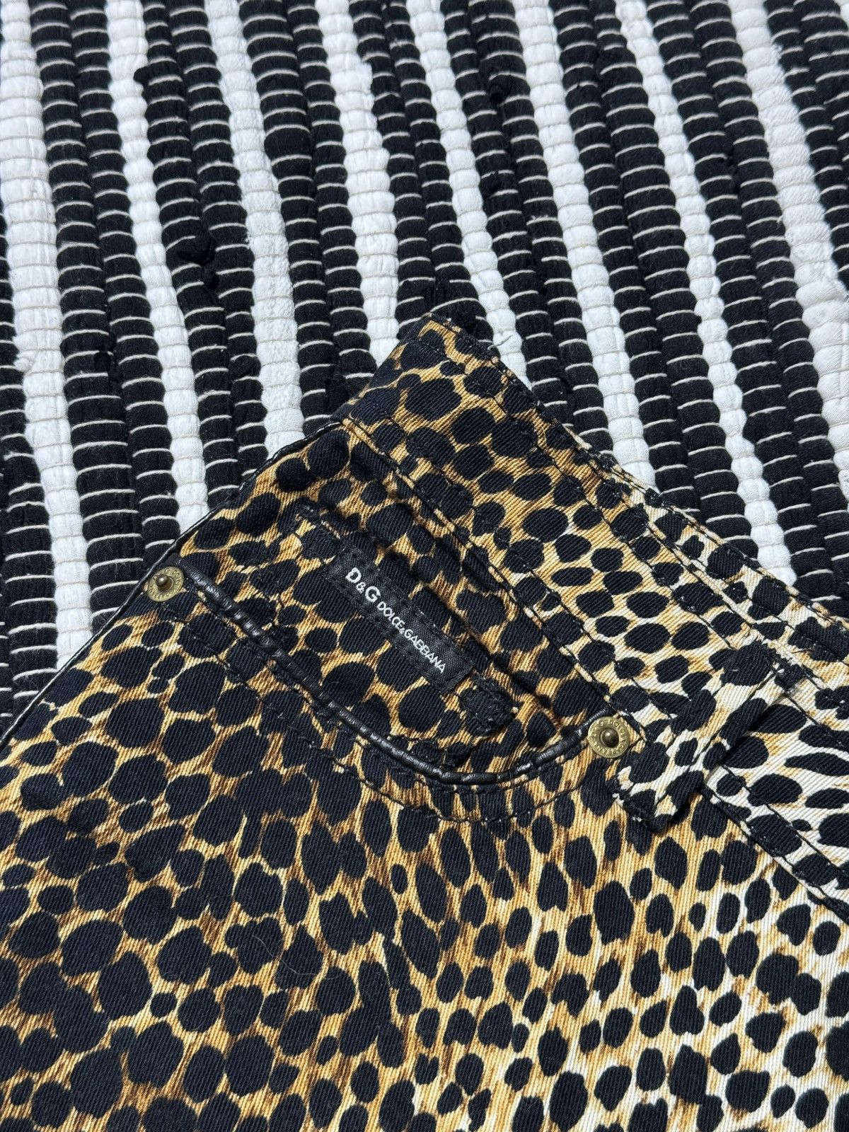Dolce & Gabbana VINTAGE DOLCE&GABBANA LEOPARD ANIMAL PRINTED MIDI SKIRT Size 27" / US 4 / IT 40 - 2 Thumbnail