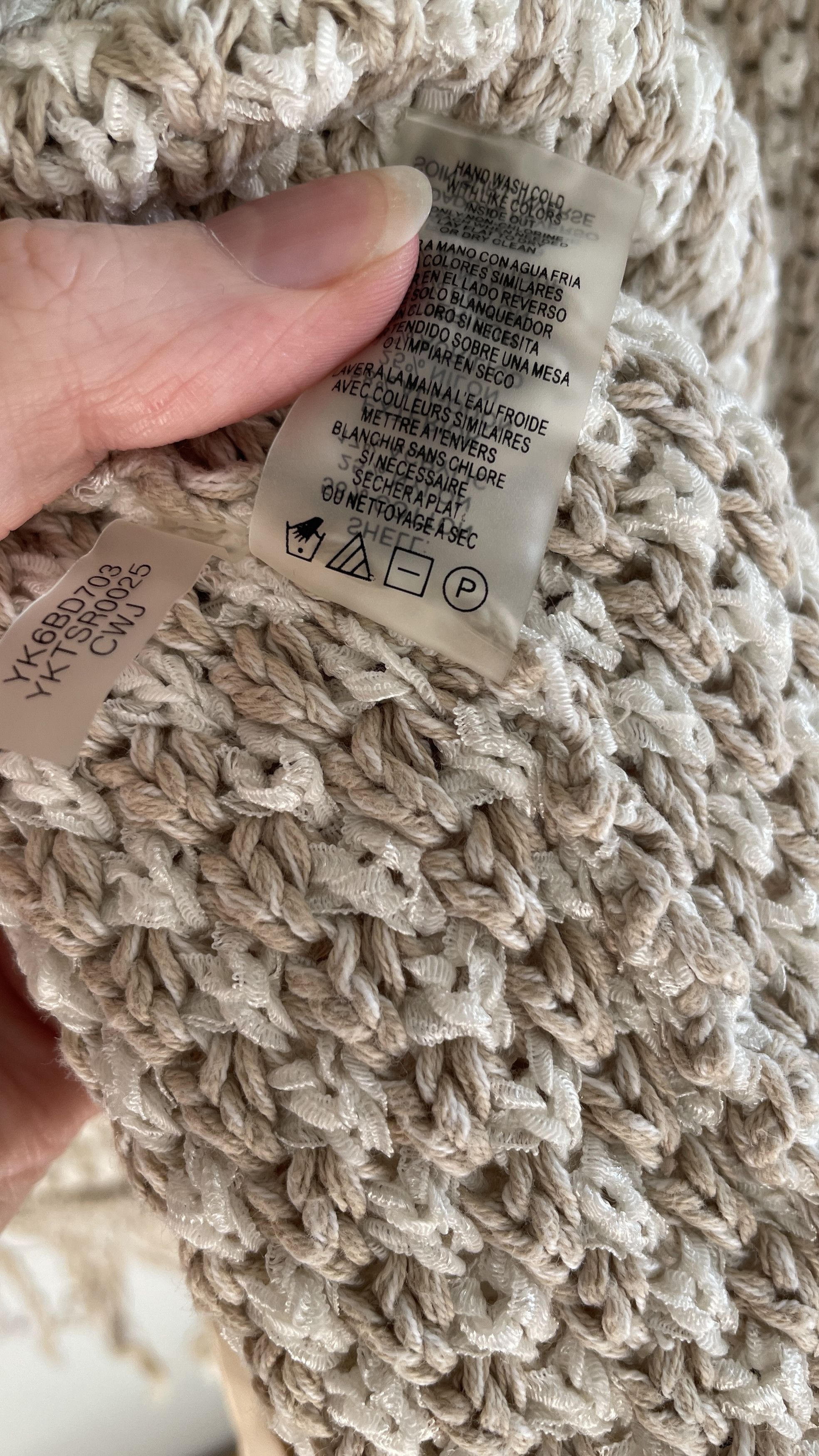 Karl Lagerfeld CREAM CROCHET CARDIGAN KARL LAGERFELD (S) Size S / US 4 / IT 40 - 5 Thumbnail
