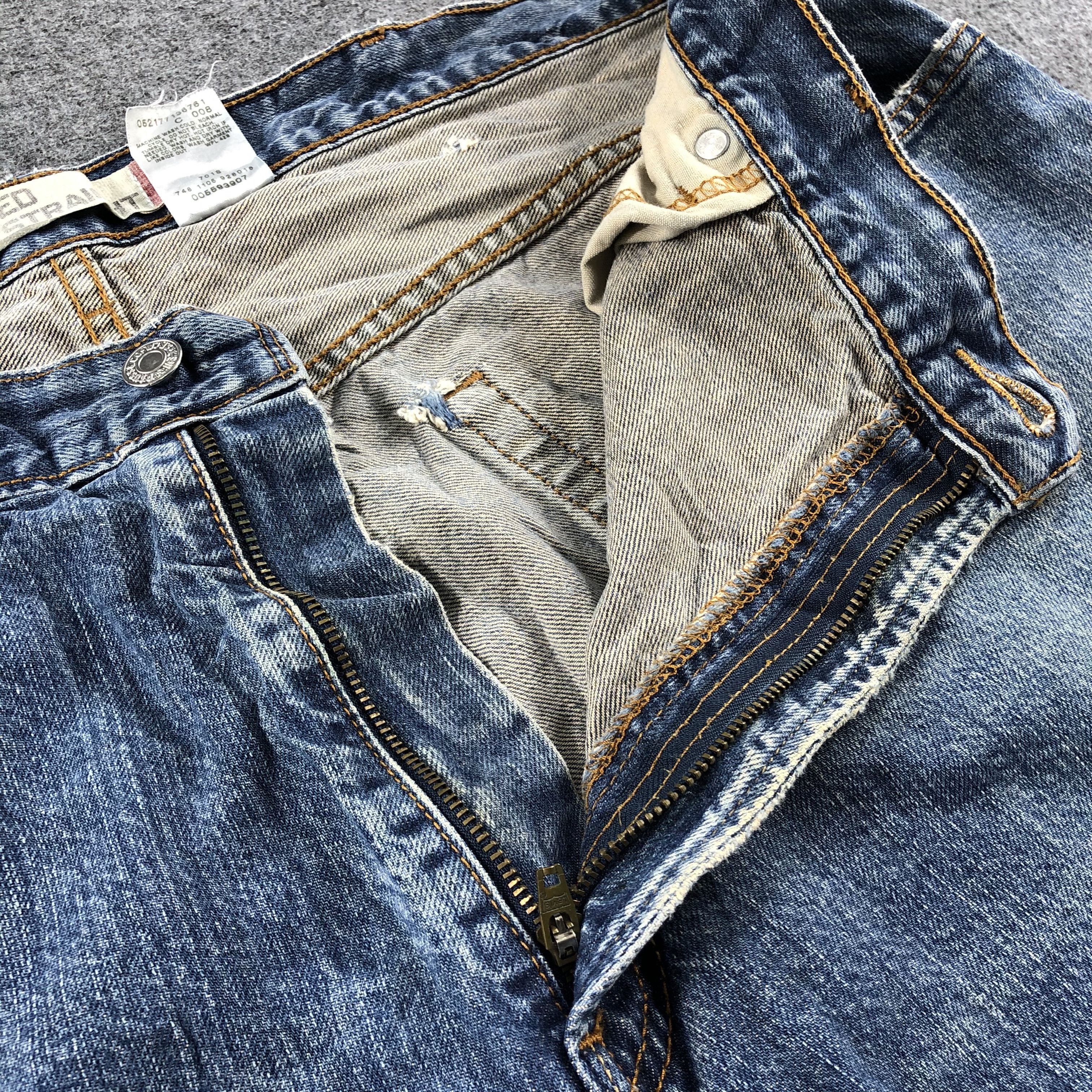 Levi's Vintage Blue Wash Levis 559 Jeans-J2677 Size US 39 - 10 Thumbnail