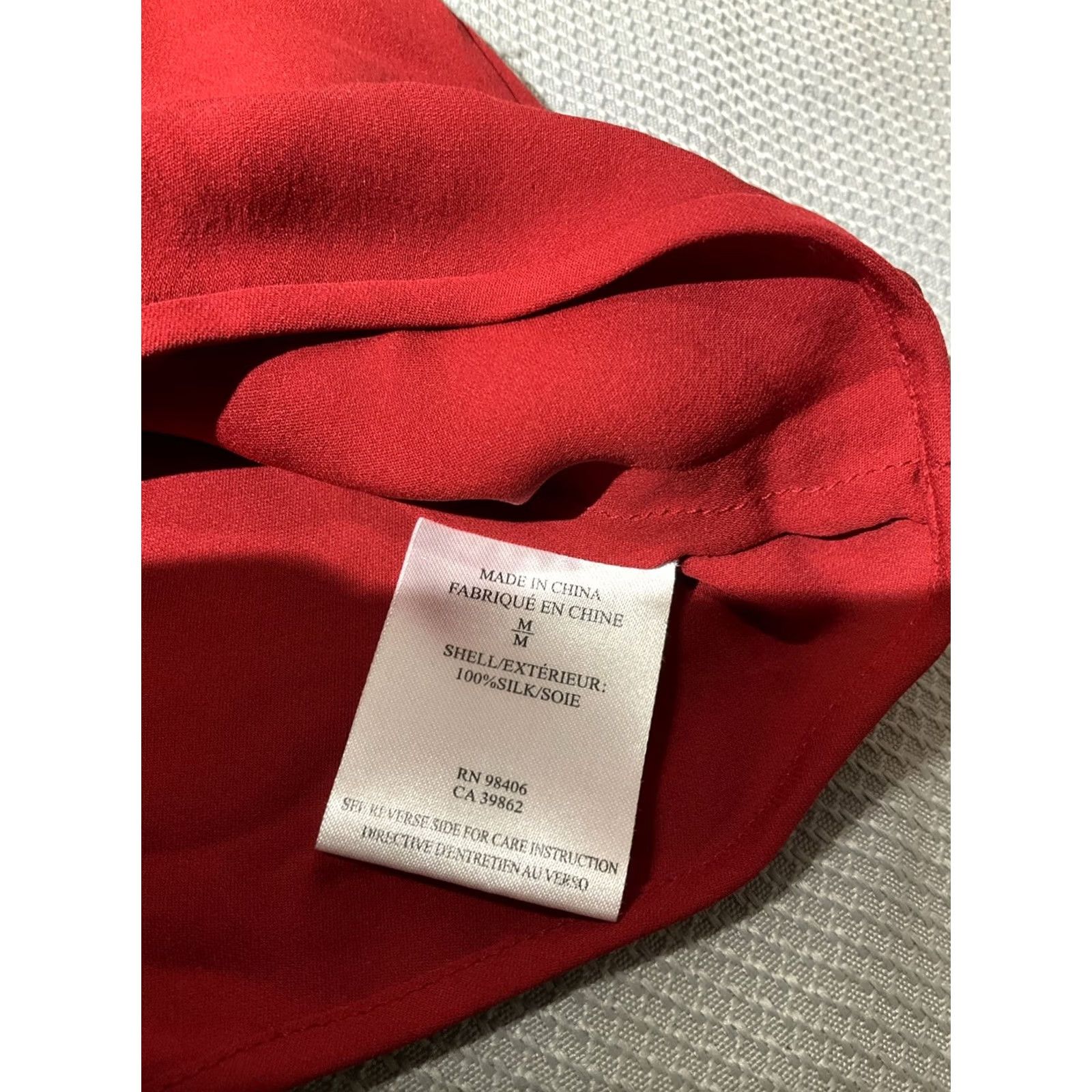 Theory Theory Shirt Womens Small Red 100% Silk Tank Top Layered Minimalist Luxury Tank Top Sleeveless Spaghetti Strap Red Size S / US 4 / IT 40 - 7 Thumbnail
