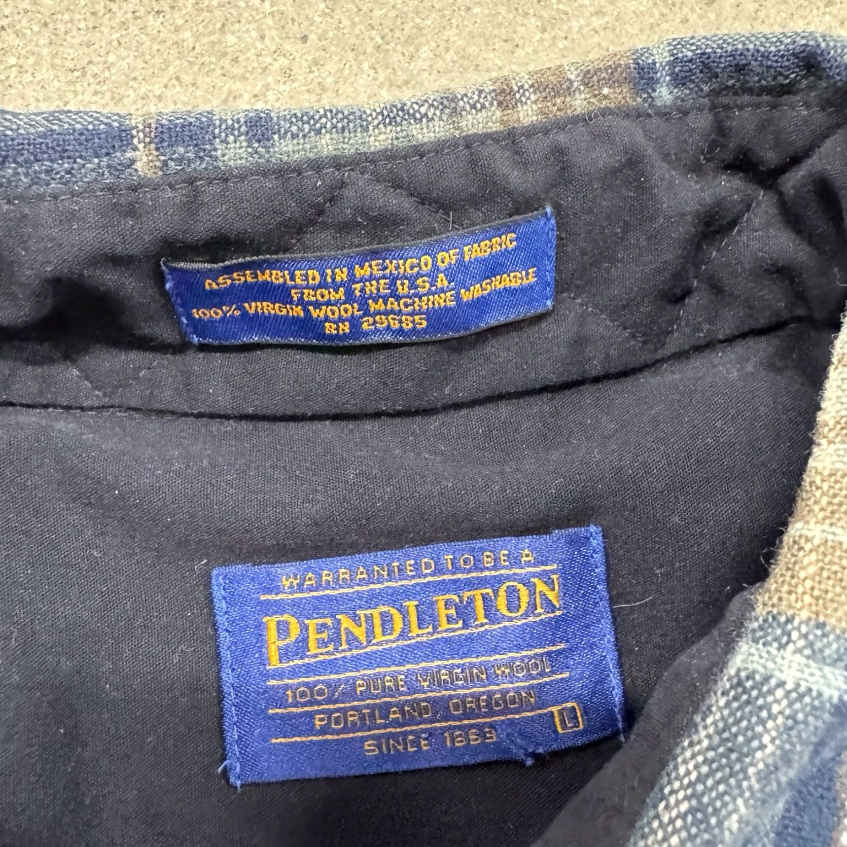 Pendleton VINTAGE Pendleton Wool Shirt Large Blue Plaid Button-Up Long Sleeve Mens Size US L / EU 52-54 / 3 - 3 Thumbnail