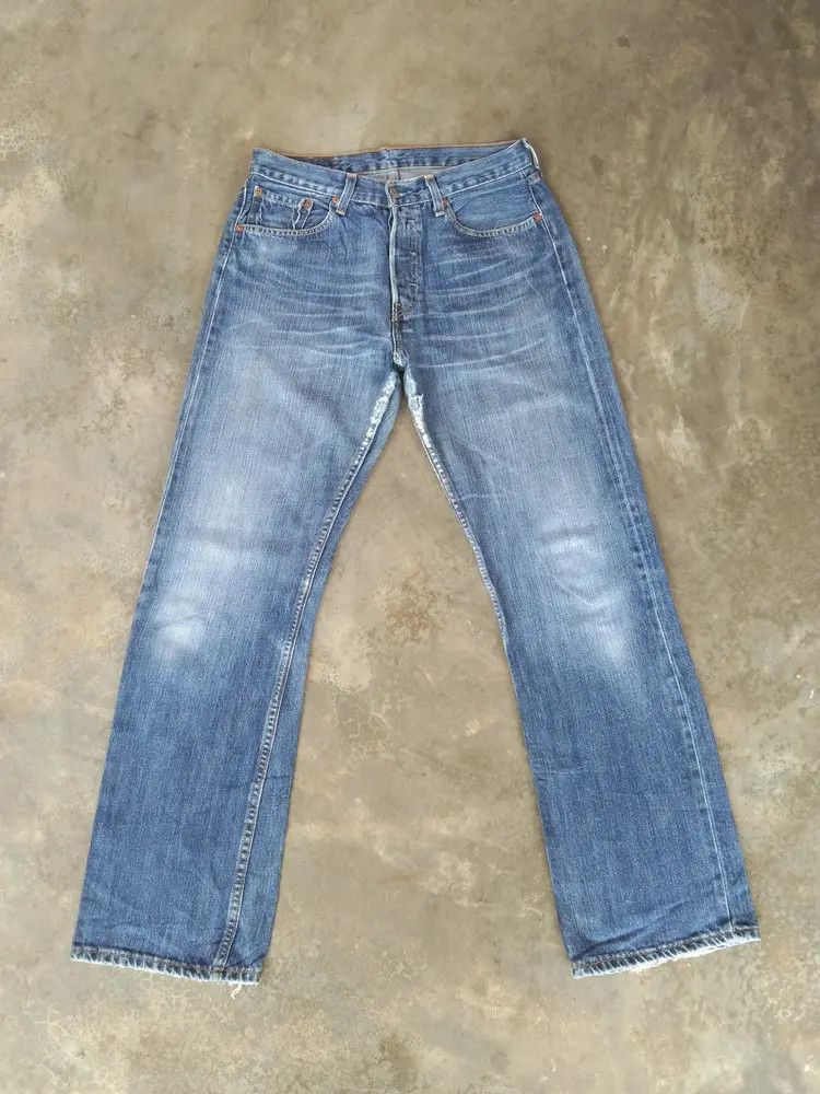 Levi's Vintage Levi's 501 Faded Blue Distressed Jeans 31x32 Size US 31 - 1 Thumbnail