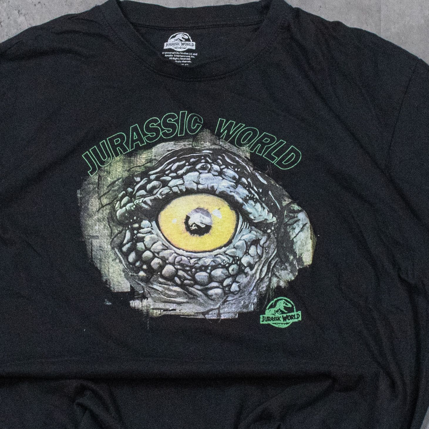 Vintage Jurassic World Dinosaur Y2K Style Crazy Black T-Shirt Size US L / EU 52-54 / 3 - 4 Thumbnail