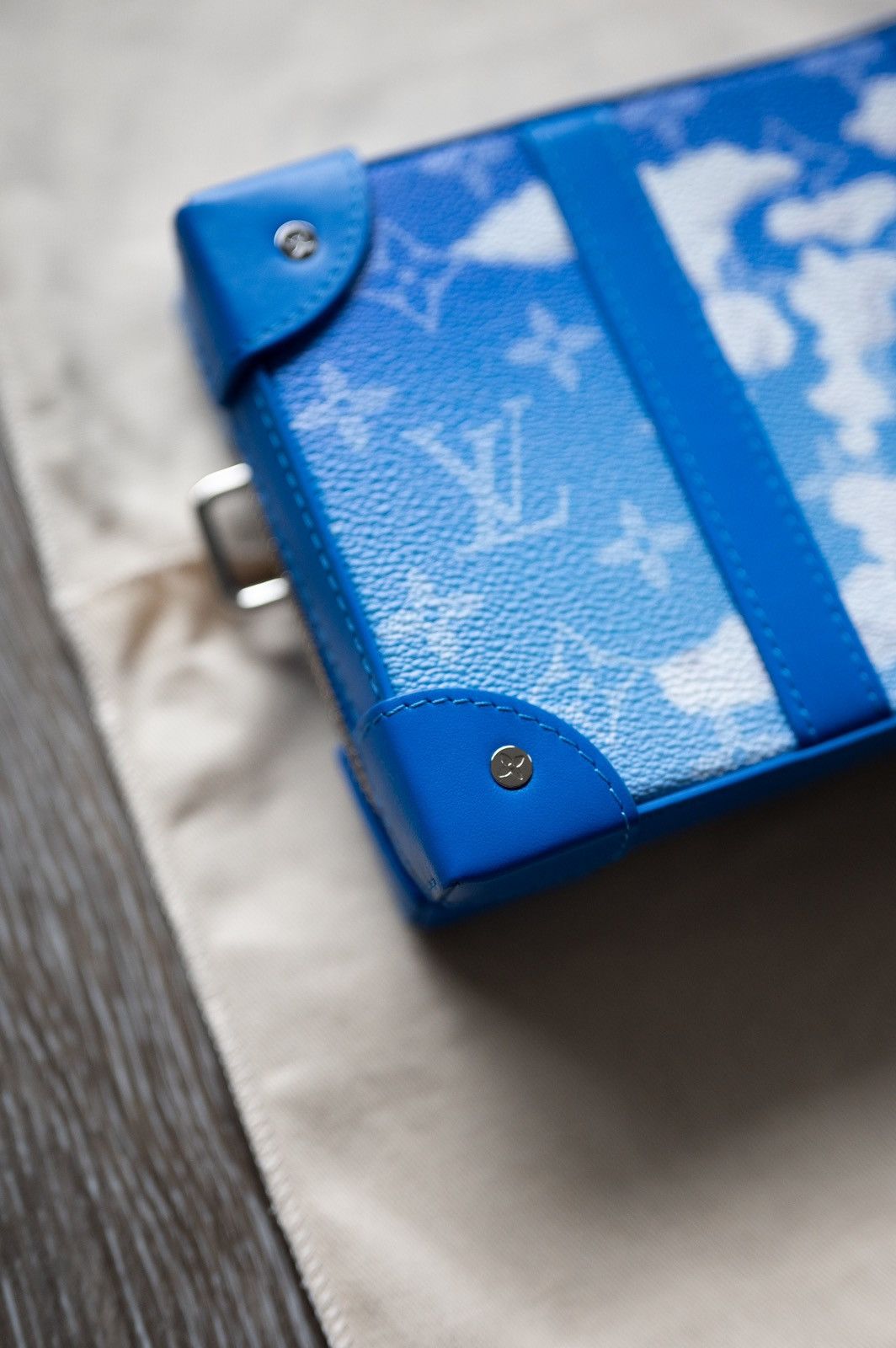 Louis Vuitton Louis Vuitton Monogram Clouds Soft Trunk Wallet Size ONE SIZE - 7 Thumbnail