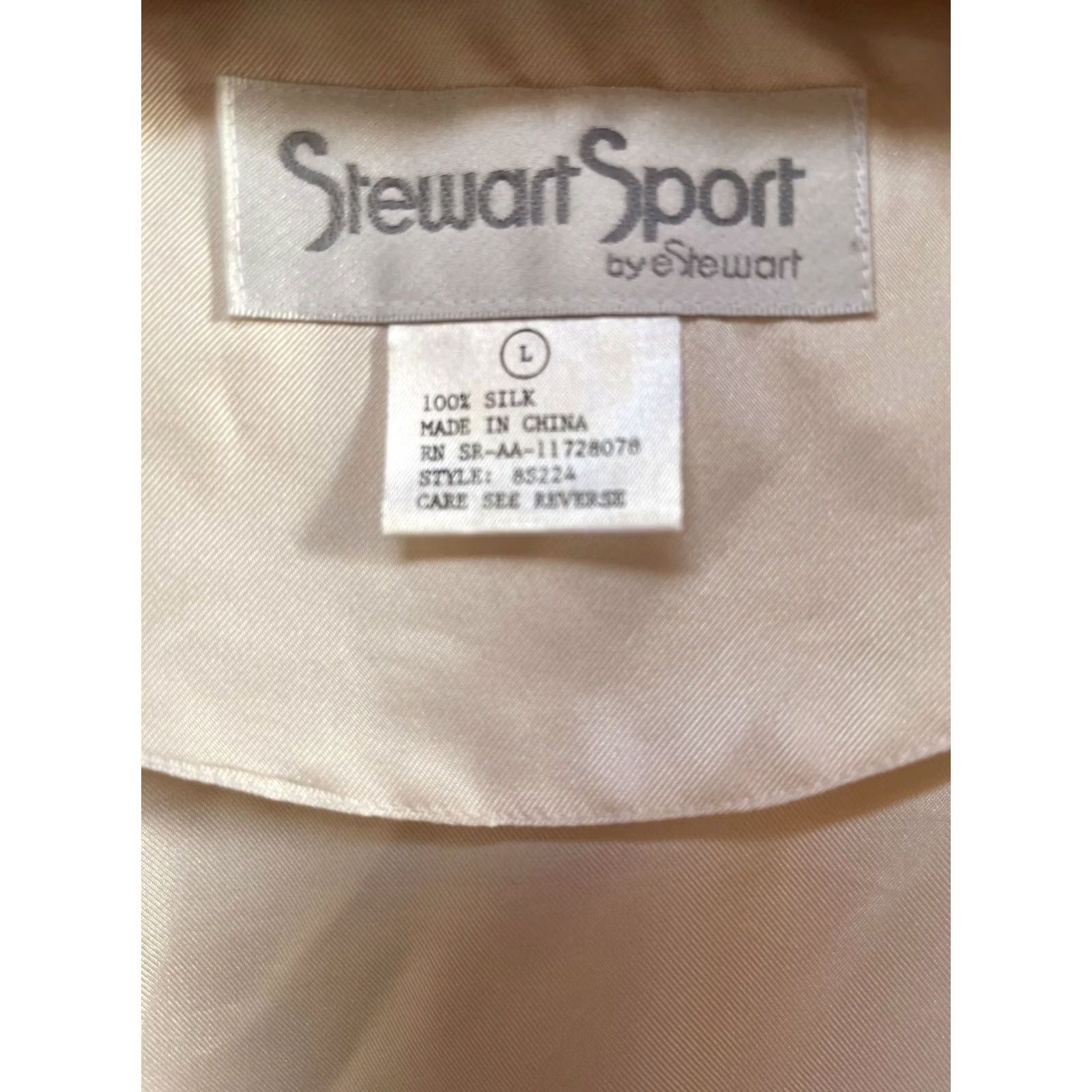 Vintage VINTAGE Stewart Sport Women Silk Button-Front 3/4 Sleeve Top Ivory Large Shirt Dress? Size L / US 10 / IT 46 - 2 Thumbnail