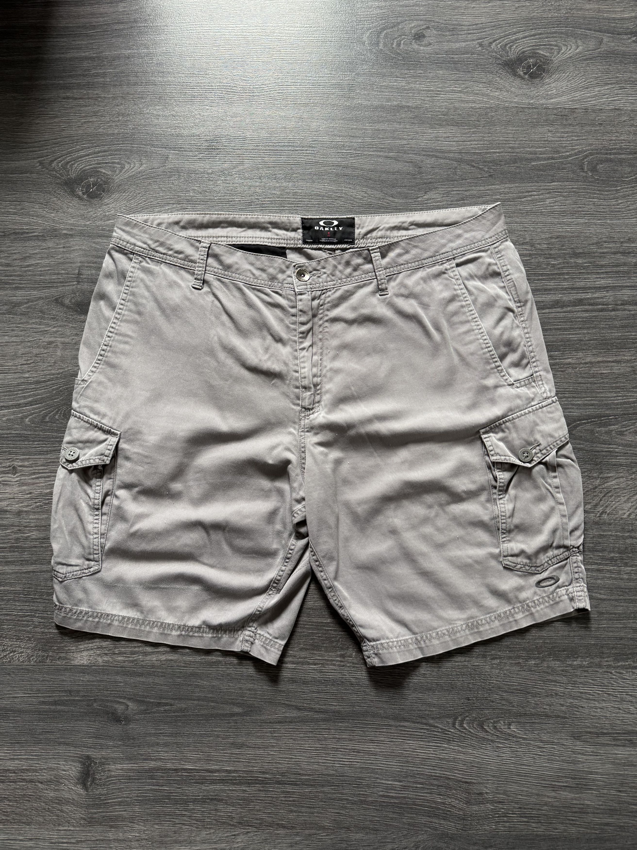 Oakley Y2K Vintage Oakley Cargo Shorts Size US 40 / EU 56 - 1 Thumbnail