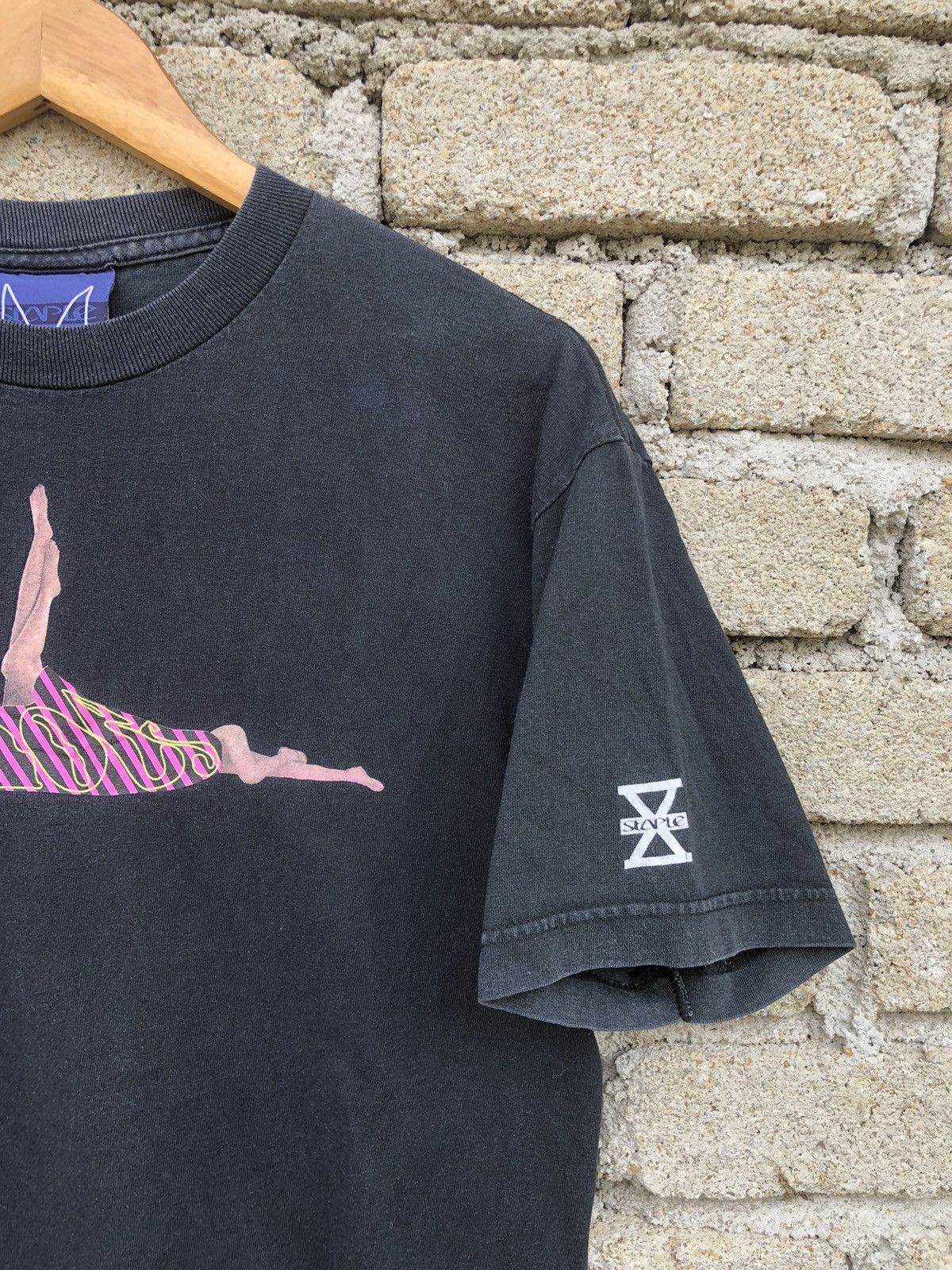 Staple Vintage Y2K Sunfaded Staple Shoes Graphic Tee Size US M / EU 48-50 / 2 - 6 Thumbnail