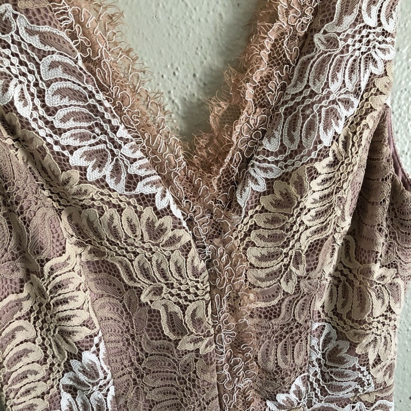 Nordstrom Lulus lace Vneck Dress Wedding Cocktail Size XS / US 0-2 / IT 36-38 - 2 Thumbnail