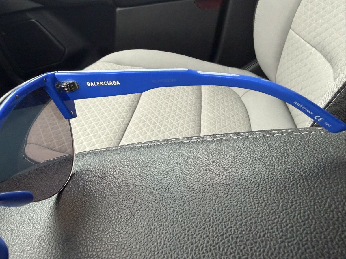 Balenciaga Balenciaga BB0004S Shield Sunglasses Size ONE SIZE - 2 Thumbnail