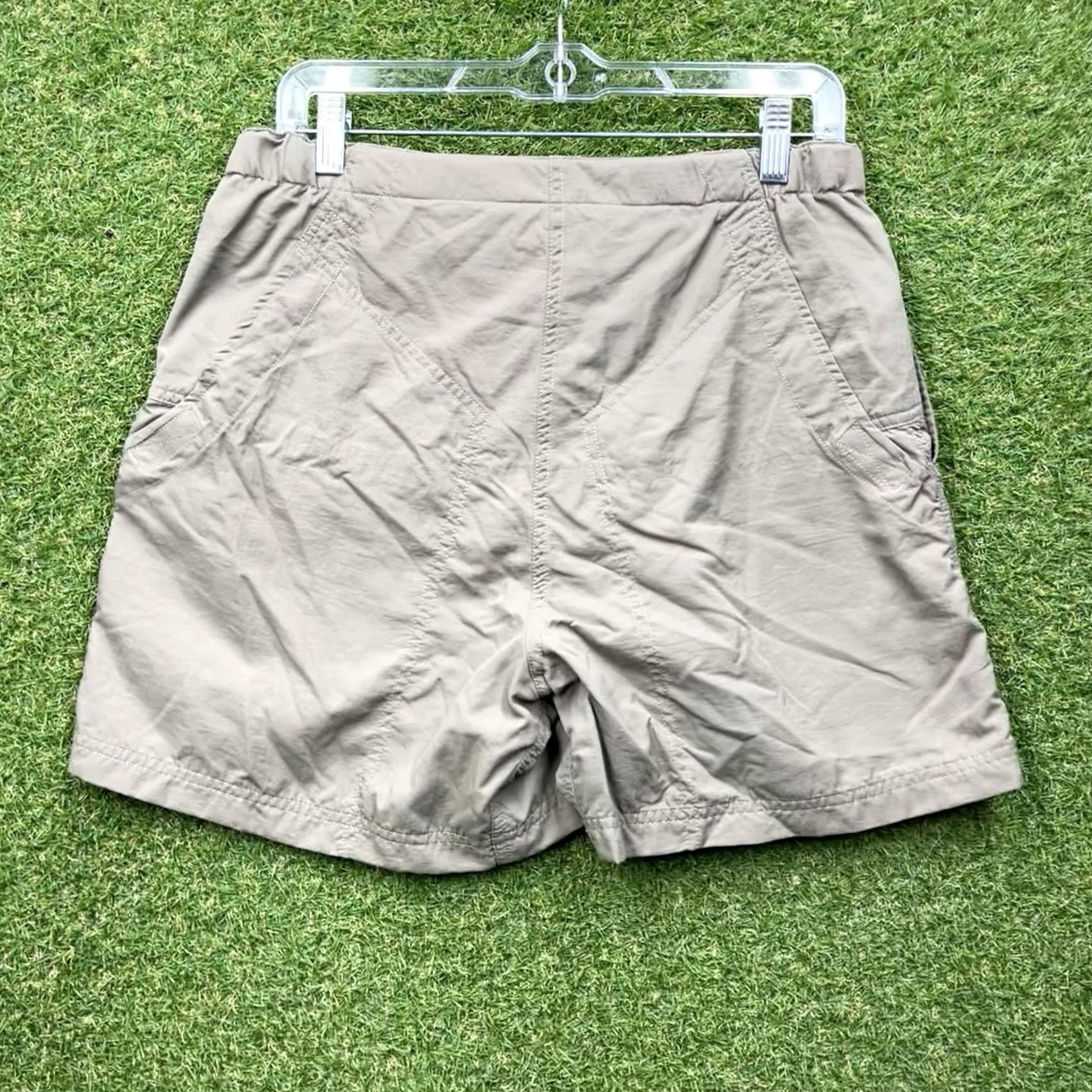 Mountain Hardwear Mountain Hardwear Shorts Womens 10 Khaki Beige Nylon Cargo Hiking Outdoor Casual Shorts Size 32" / US 10 / IT 46 - 3 Thumbnail