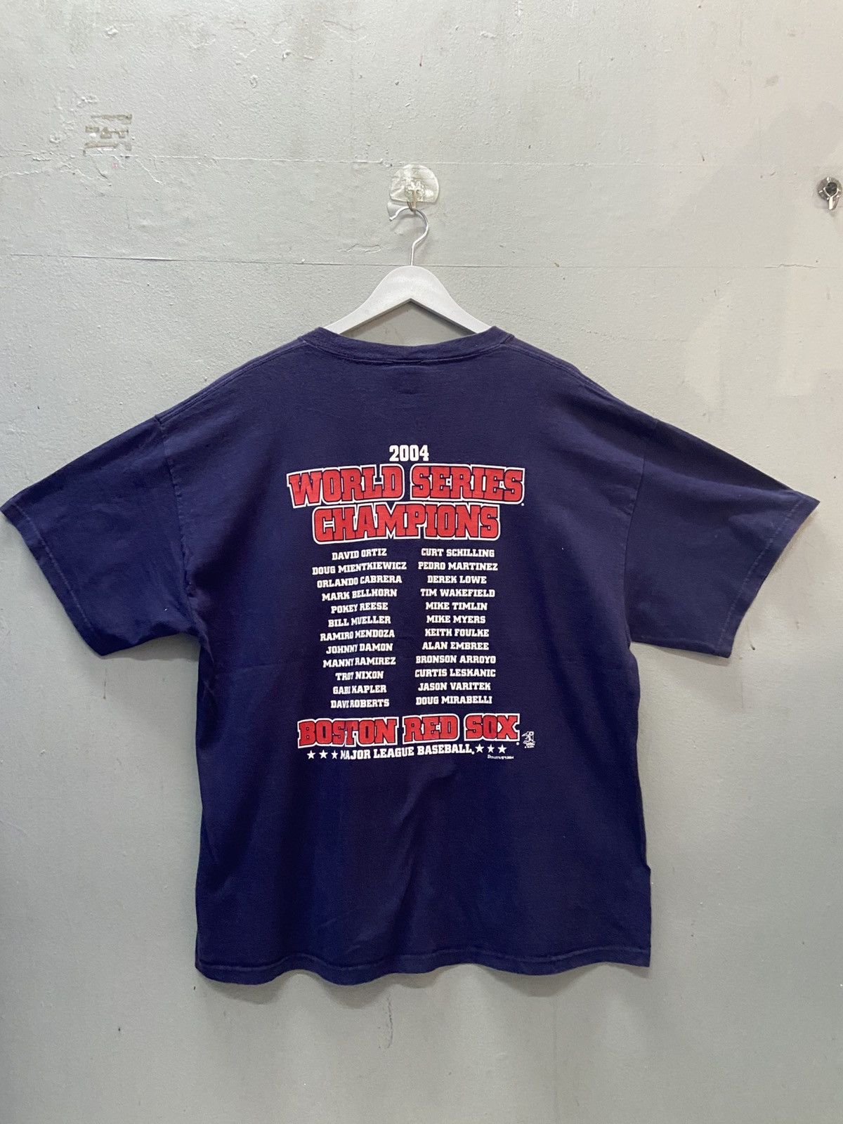 MLB VINTAGE BOSTON RED SOX 2004 WORLD CHAMPIONS TEE SHIRT Size US XL / EU 56 / 4 - 4 Thumbnail
