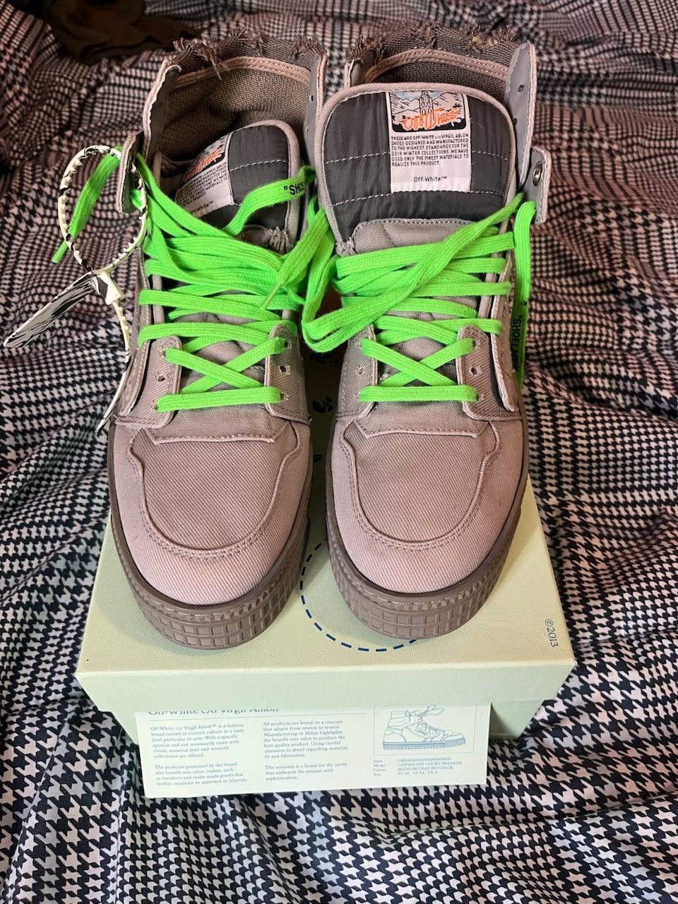 Off-White Canvas Off Court