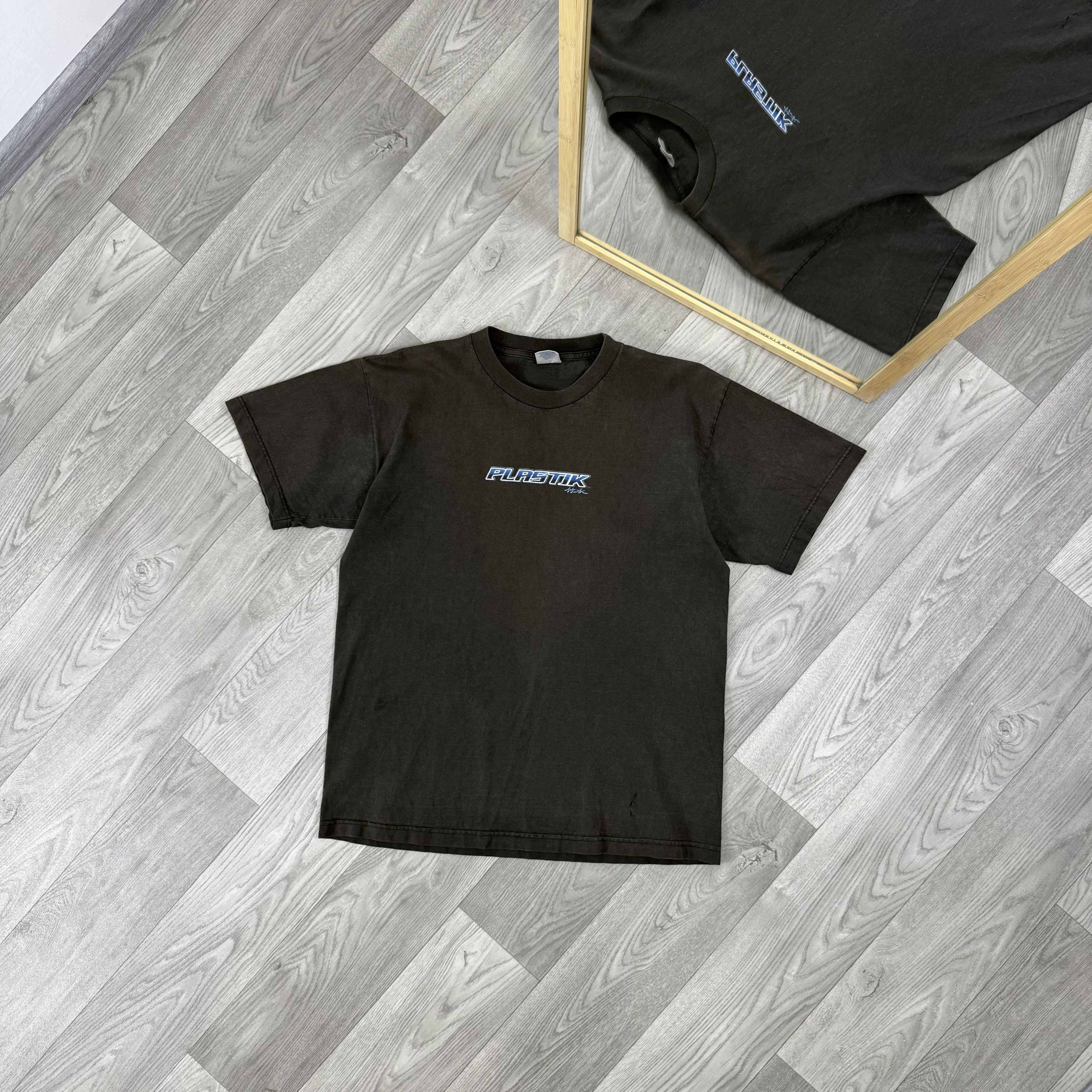 Hook-Ups Vintage Plastic 90s Hook-Ups Graphic Faded Black Tee Shirt Size US L / EU 52-54 / 3 - 2 Thumbnail