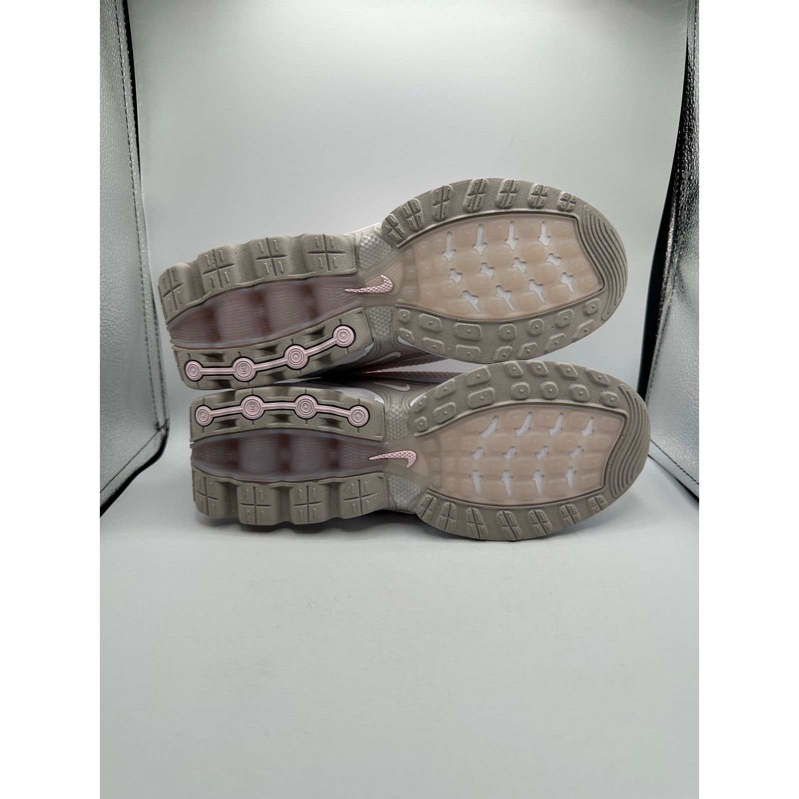 Nike Nike Air Max DN GS “Pink Foam Platinum Violet” size 5y/6.5w Size US 6.5 / IT 36.5 - 5 Thumbnail